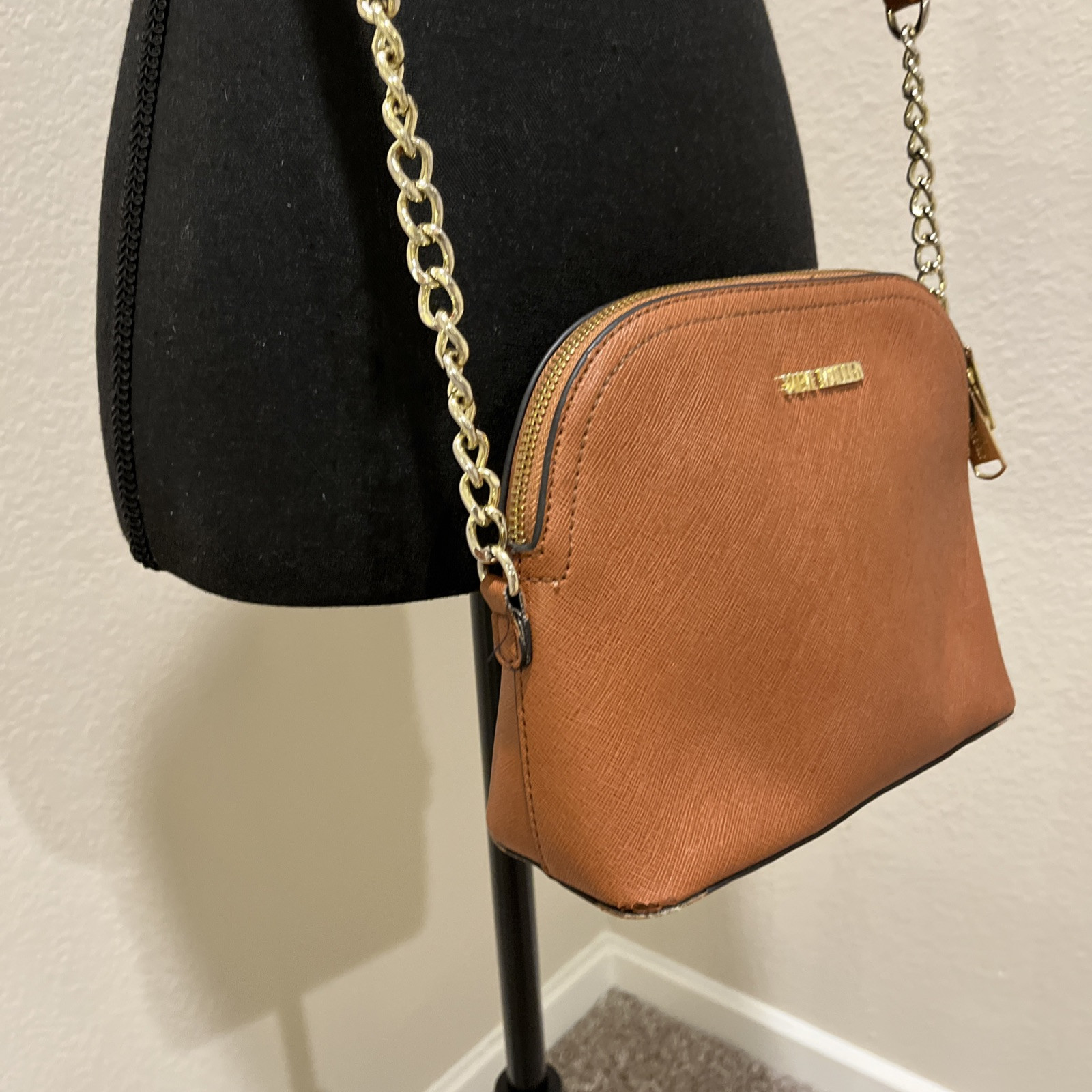 Brown Steve Madden Dome Crossbody Purse Gold Accents BMaggie Handbag