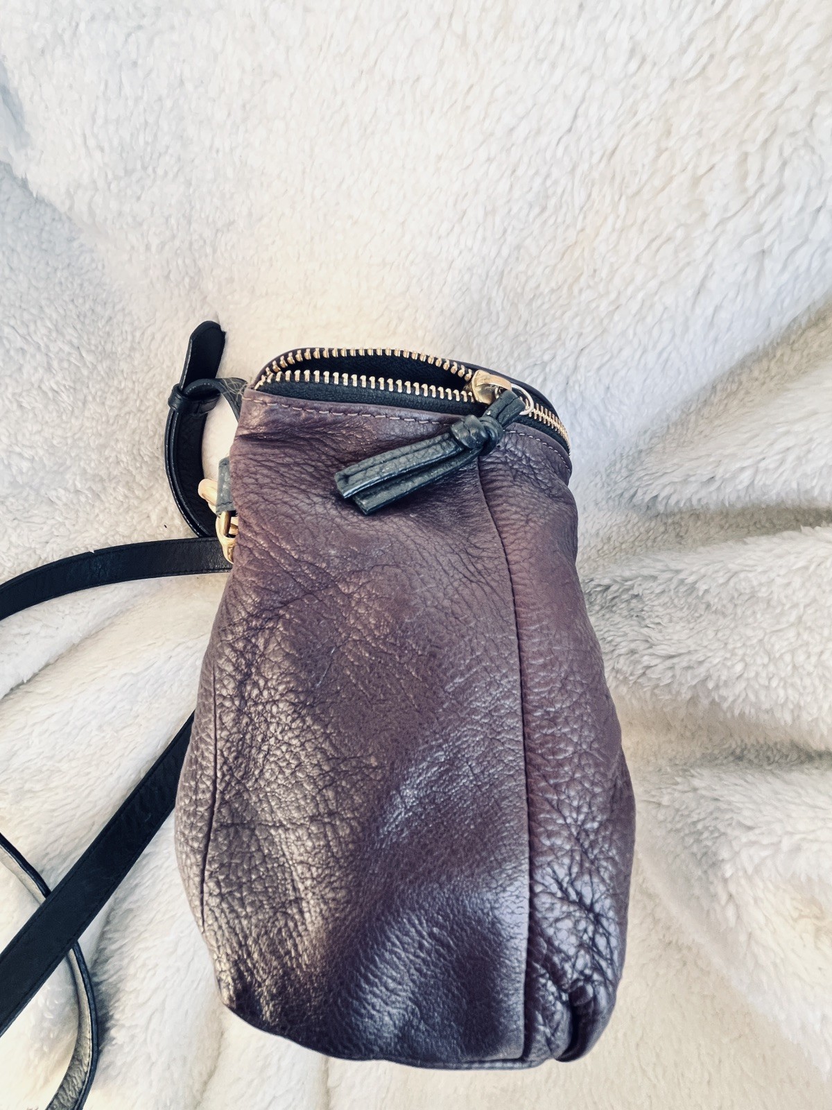 Kempton & Co. Pebbled Leather Crossbody Bag Burgundy Plum Zipper Flap – Good