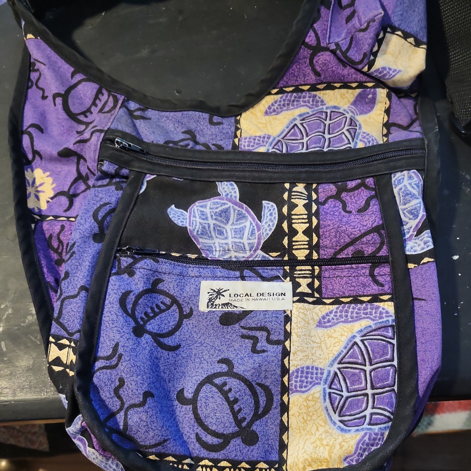 M5- Made In Hawaii Turtle Print Small Canvas Crossbody Bag