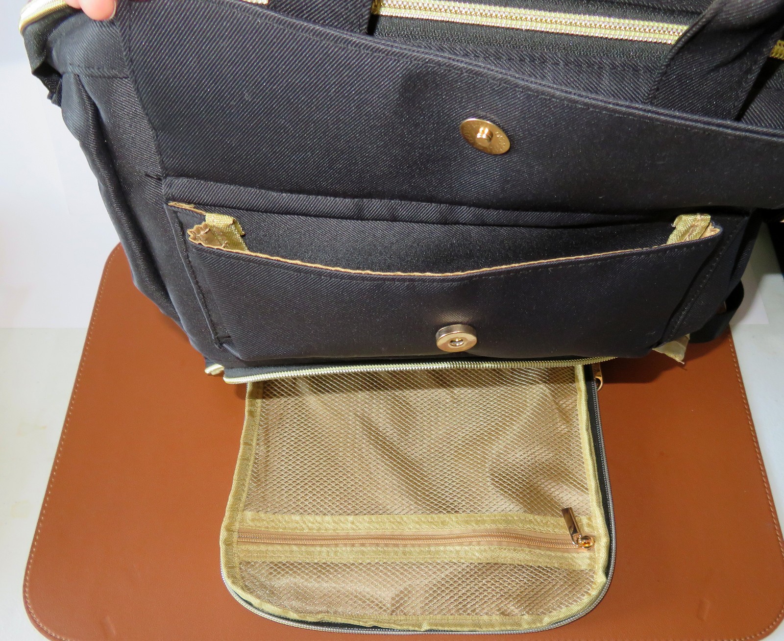 PACKUUMBAG Black Backpack