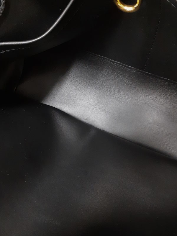 Louis Vuitton Milla bag black pebbled Veau Nuage leather