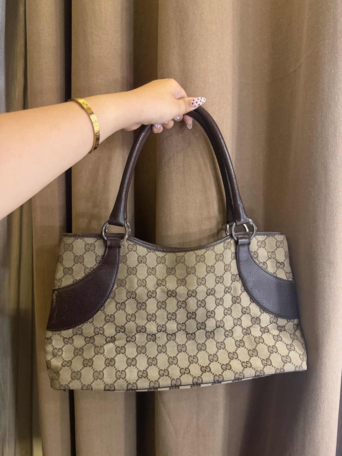 Gucci GG Supreme Beige/Brown Shoulder Bag Silver Hardware Magnetic Bottom Studs