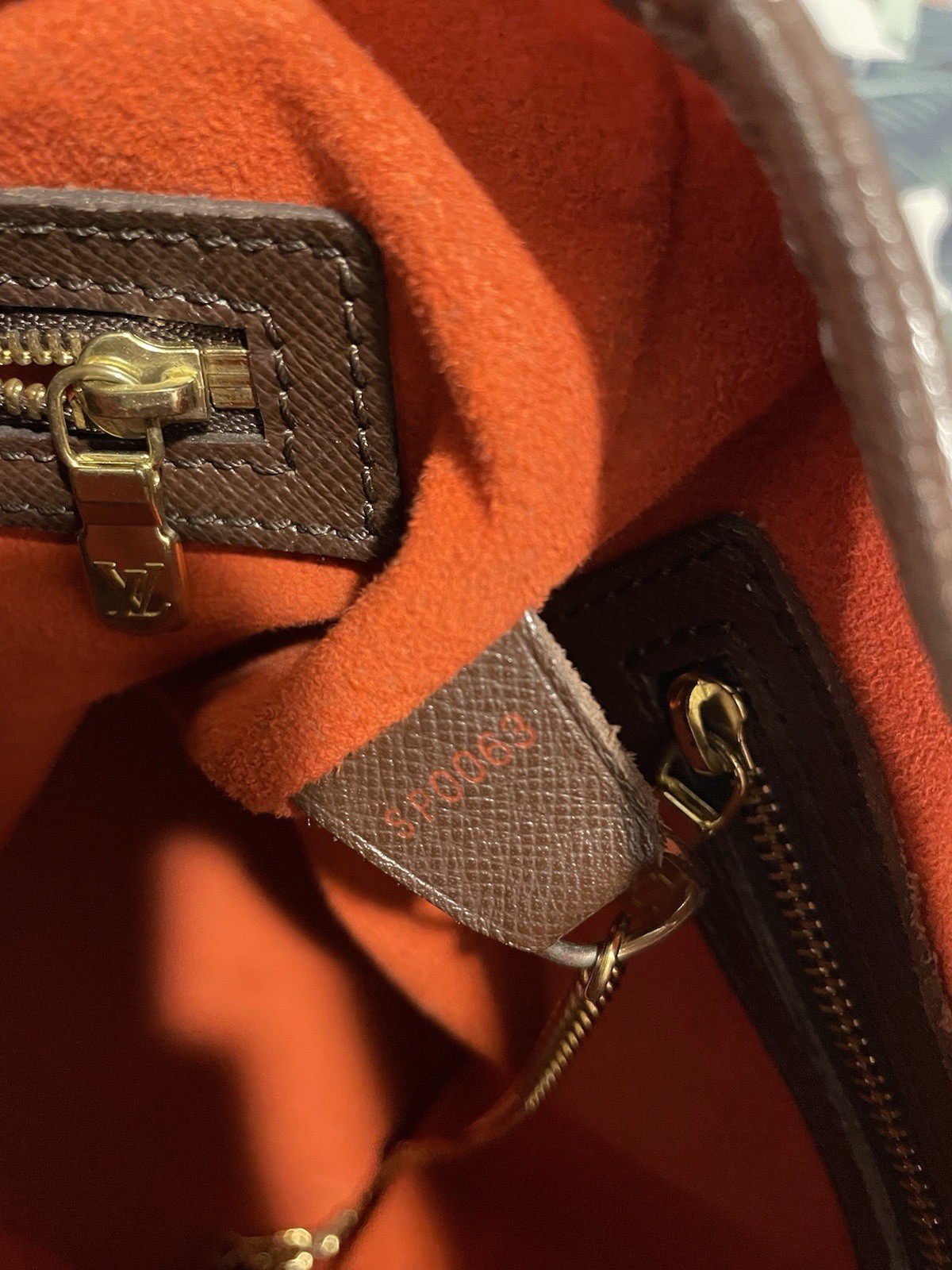 Louis Vuitton Damier Ebene Marais Bucket Bag 23