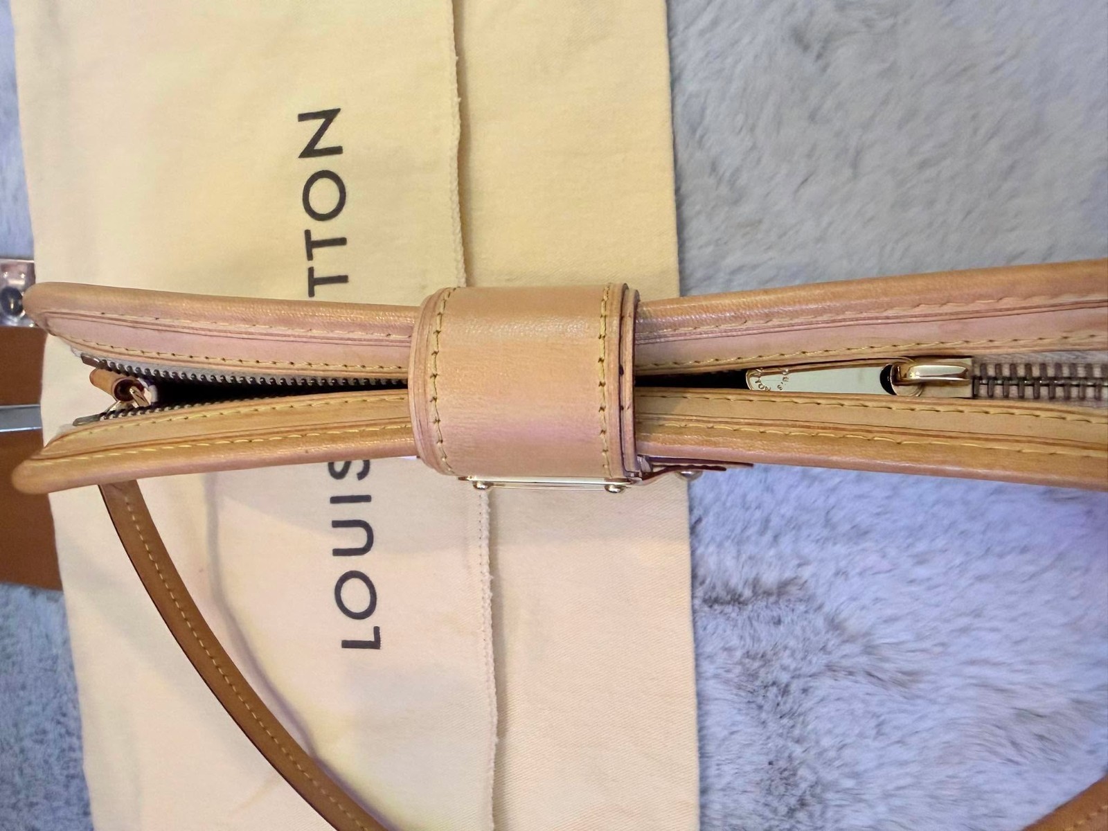 Louis Vuitton Shirley Monogram Multicolore Murakami White Handbag S-Lock