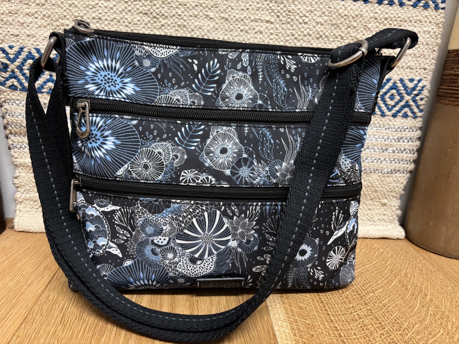 Sakroots Artist Circle Basic Crossbody bag Midnight Seascape