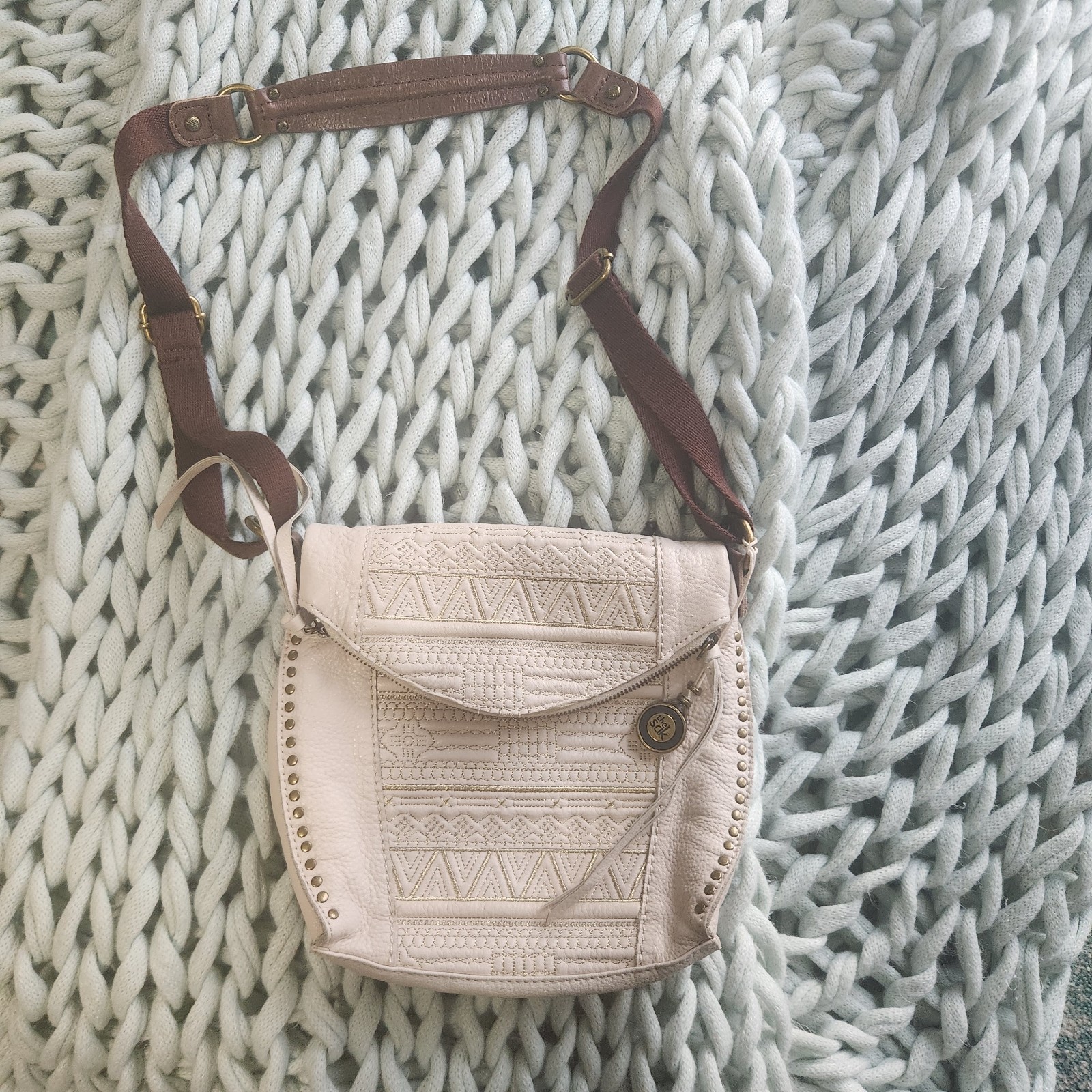 The Sak Silverlake crossbody bag with embroidered details. White Leather Boho
