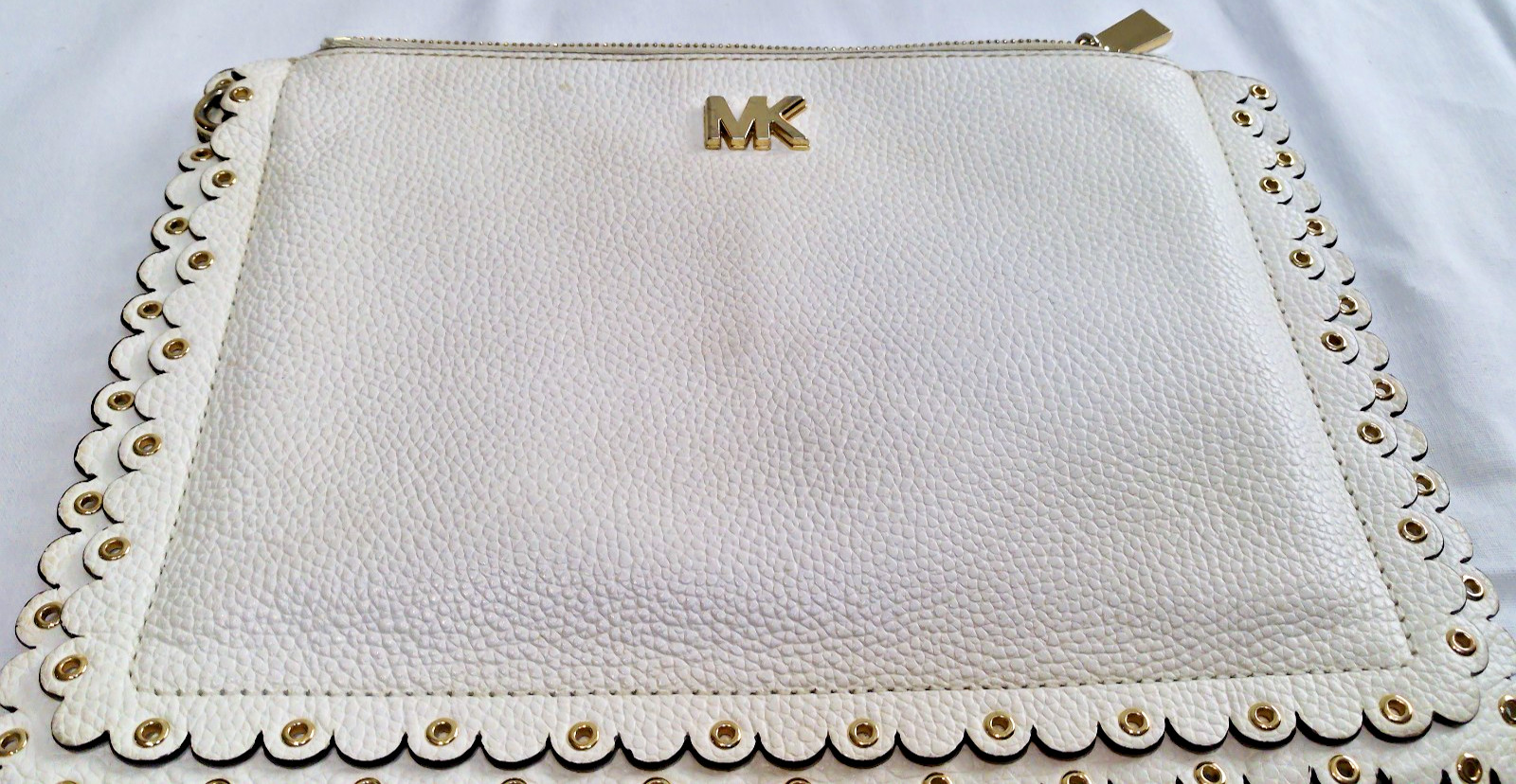 Michael Kors MK White Pebbled Leather Wristlet Cluch Scalloped Studded Trim