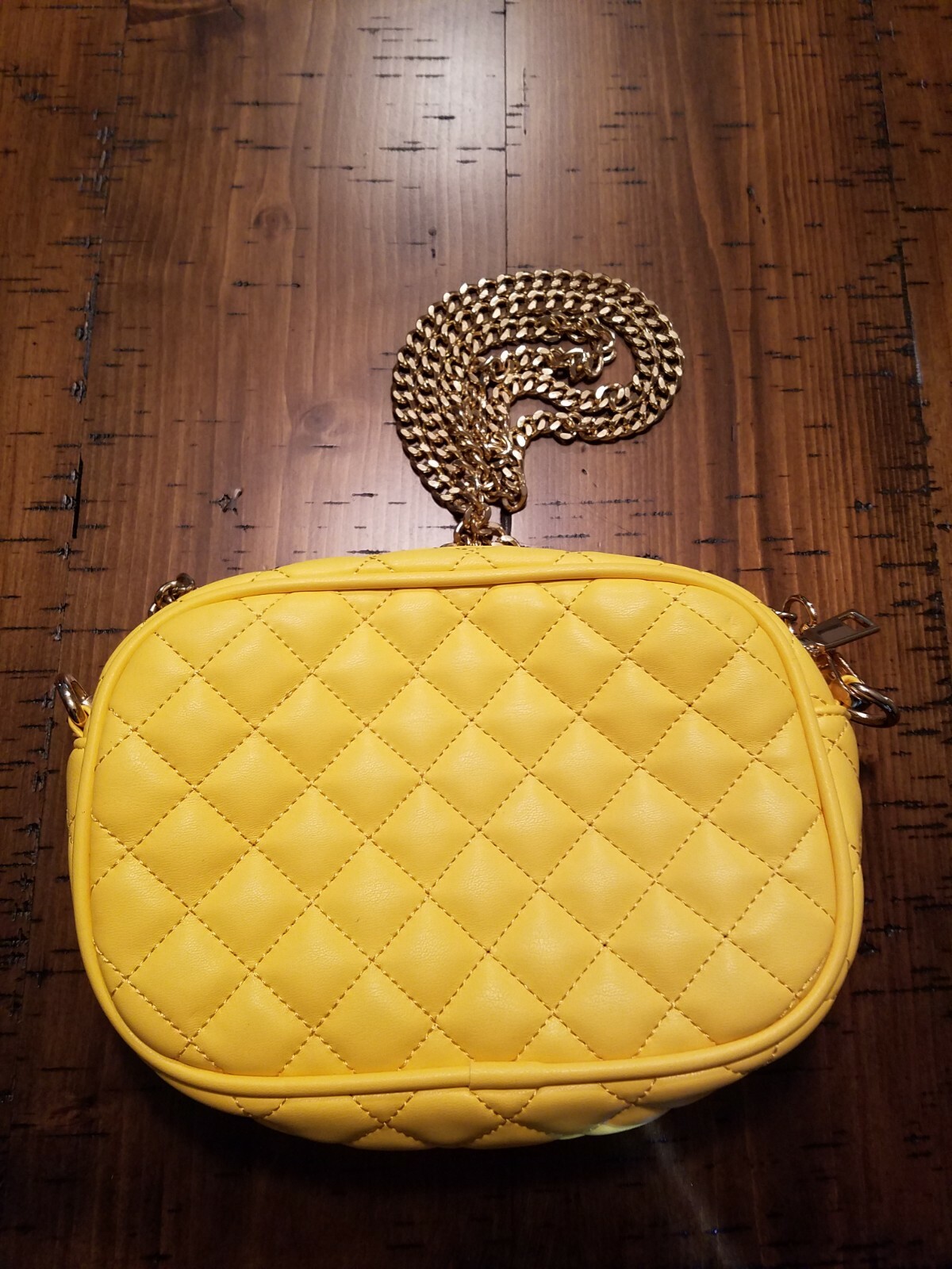 BECOOL: Yellow w/ Gold Color Chain Quilted Camera Purse w/ Twist Lock Pocket/Zip