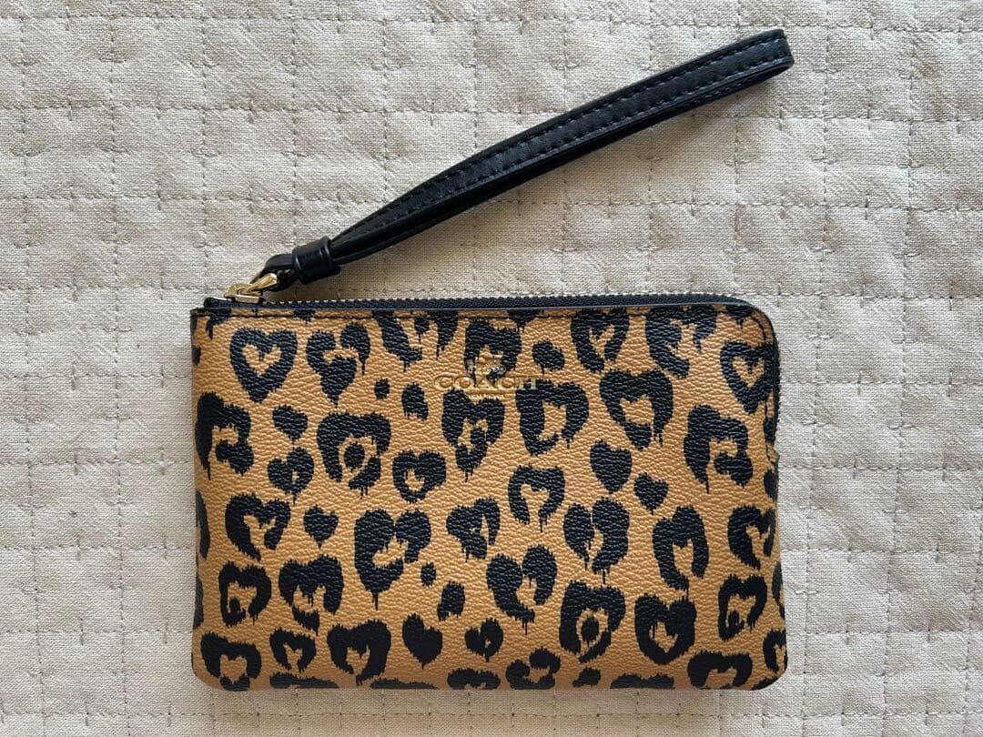 COACH Leopard Print Wristlet Pouch F23620 Gold Logo Zip Wallet Bag 6.1in