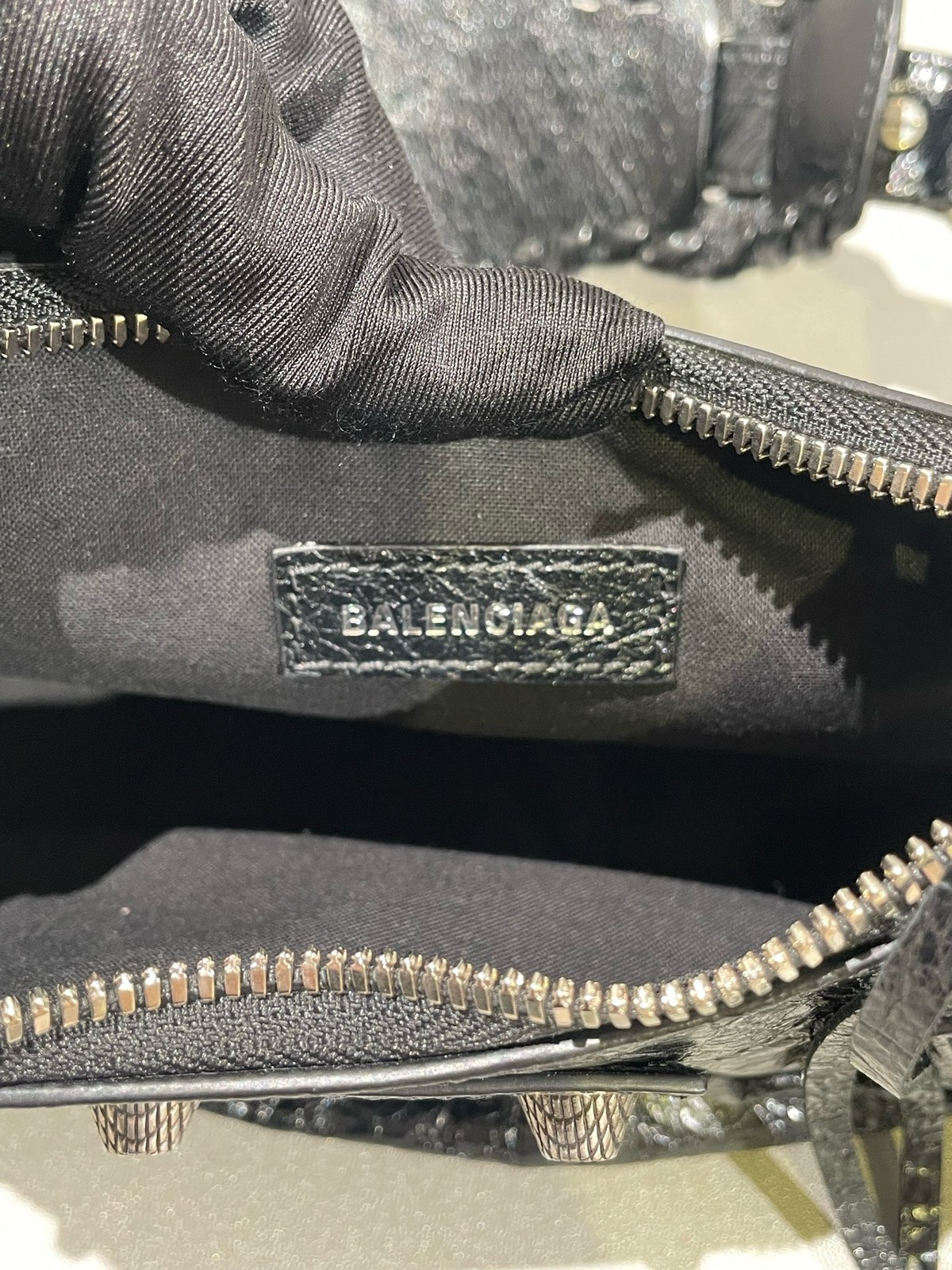 Balenciaga Pre-Owned Authentic LE CAGOLE Hobo Bag Black 6713091VG9Y1000