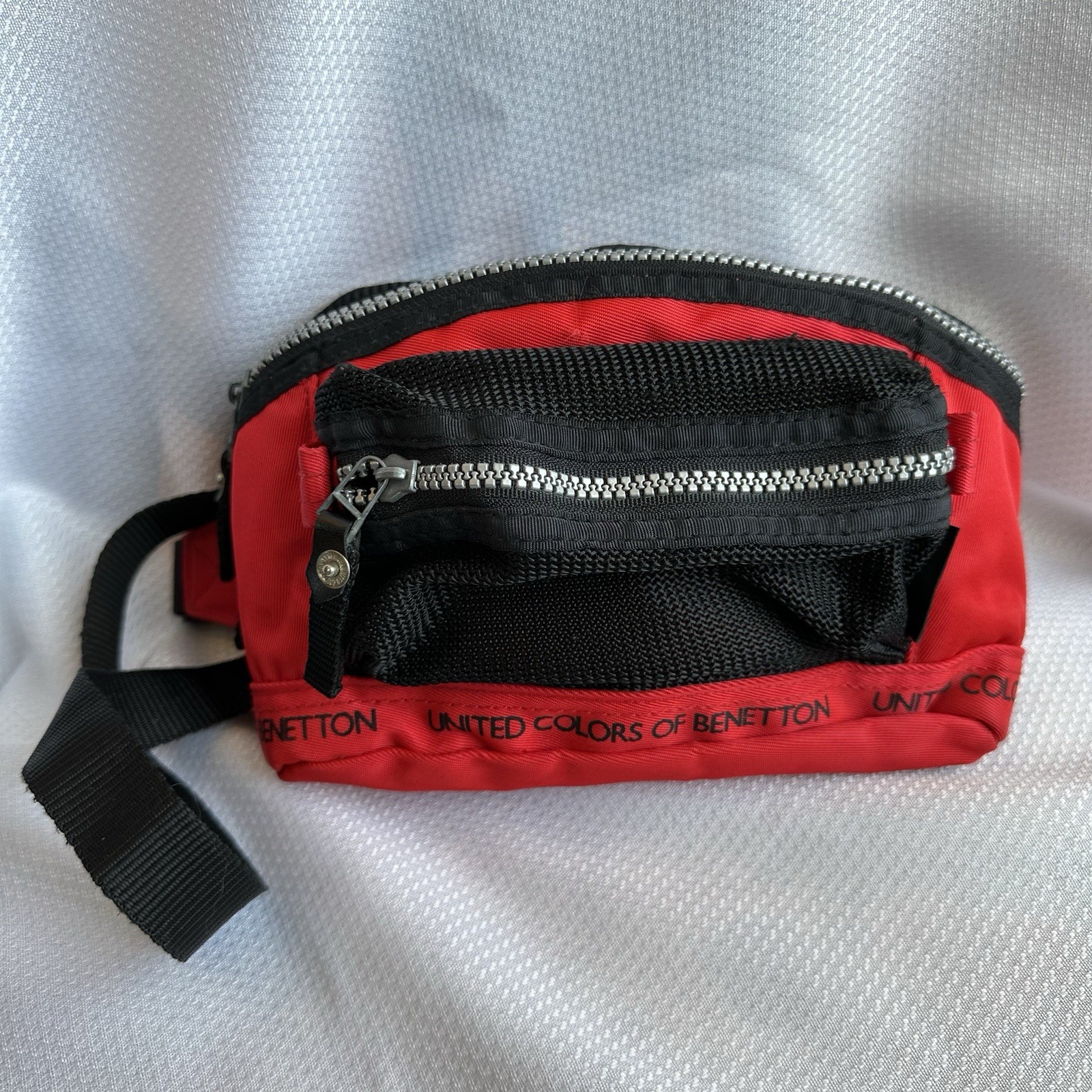 Vintage United Colors of Benetton Belt Bag Fanny Pack Red Black Retro