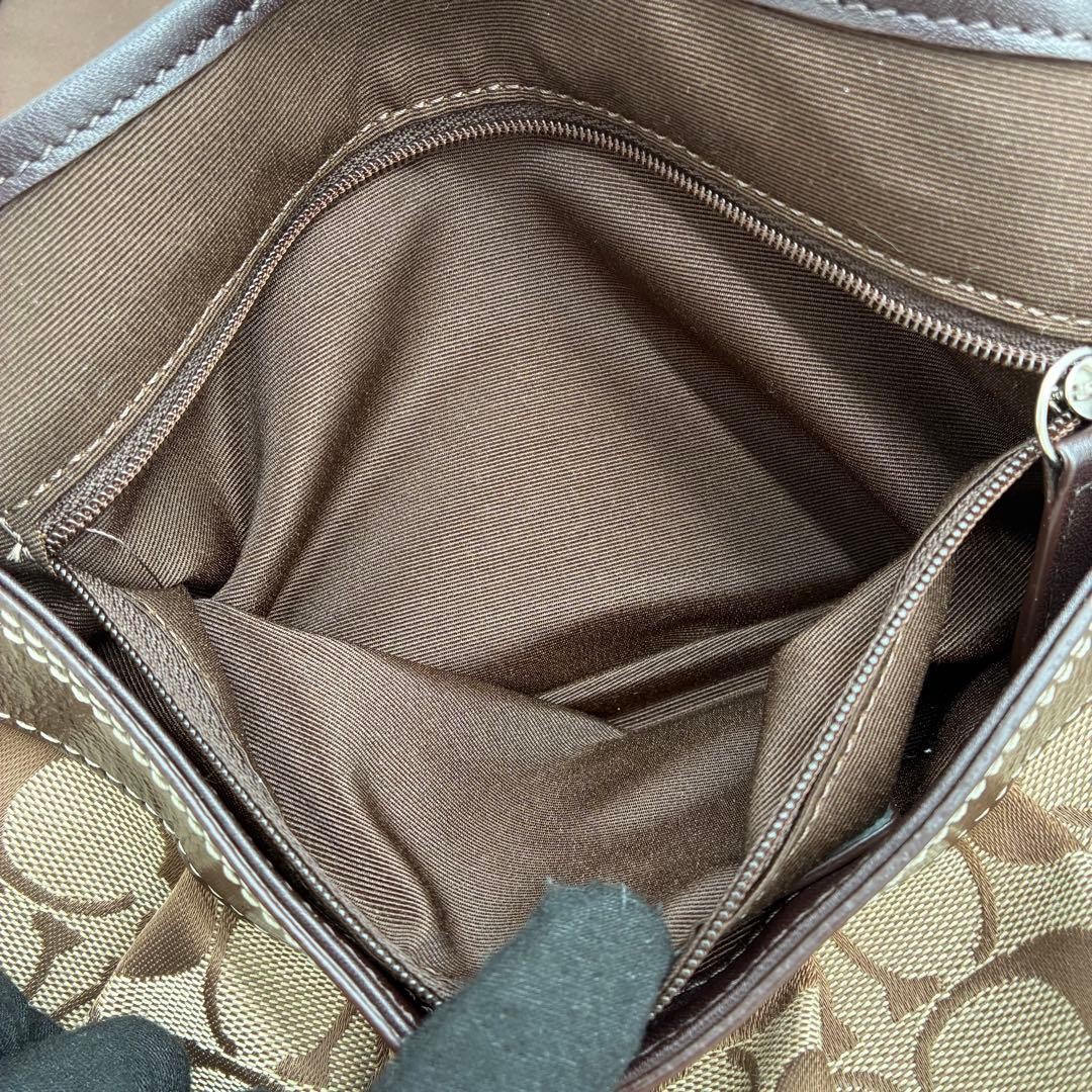 COACH Soho Signature Brown Canvas Shoulder Bag Pre-Owned Charm Included