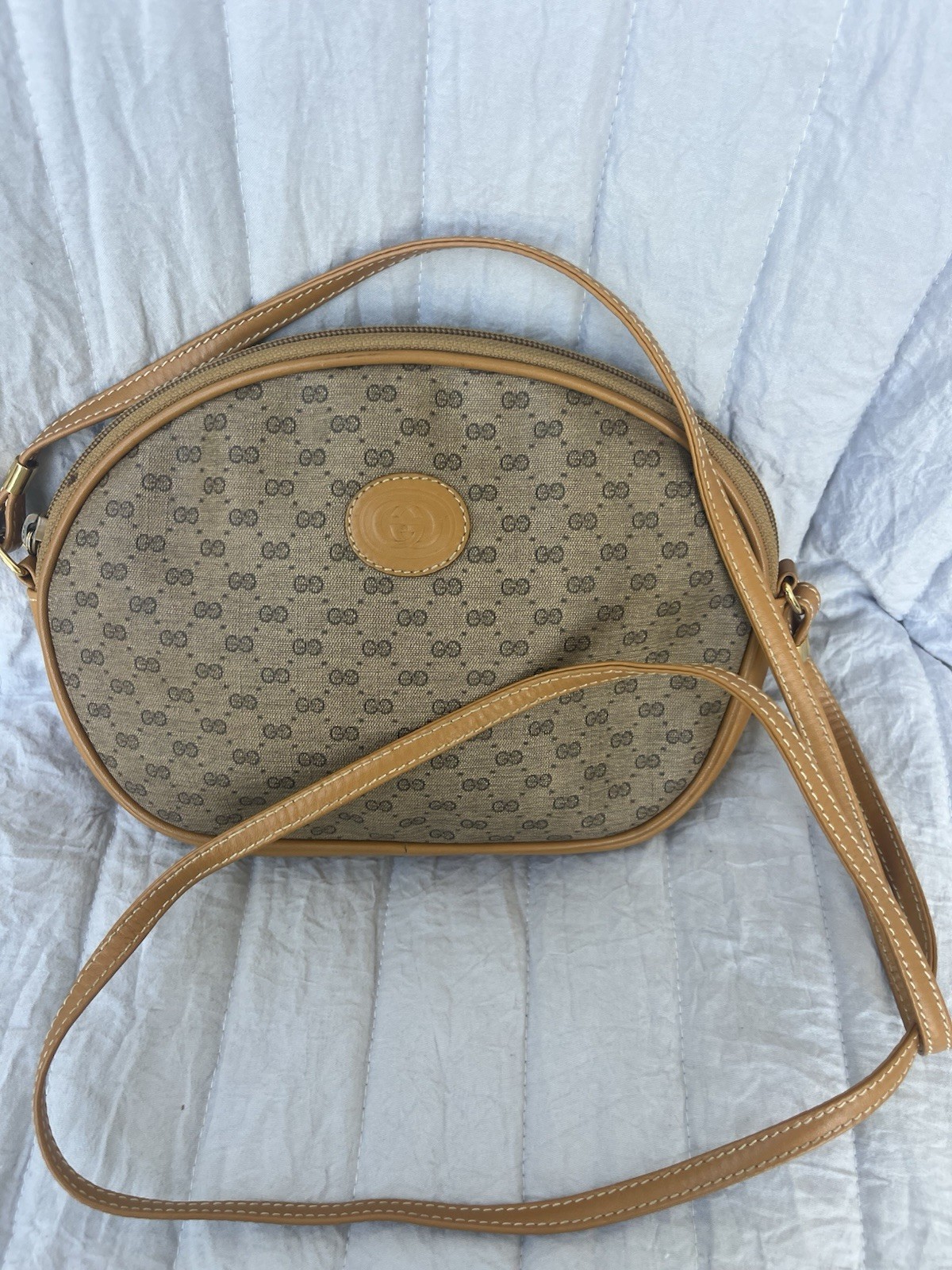 VTG Authentic Gucci GG Crossbody Bag