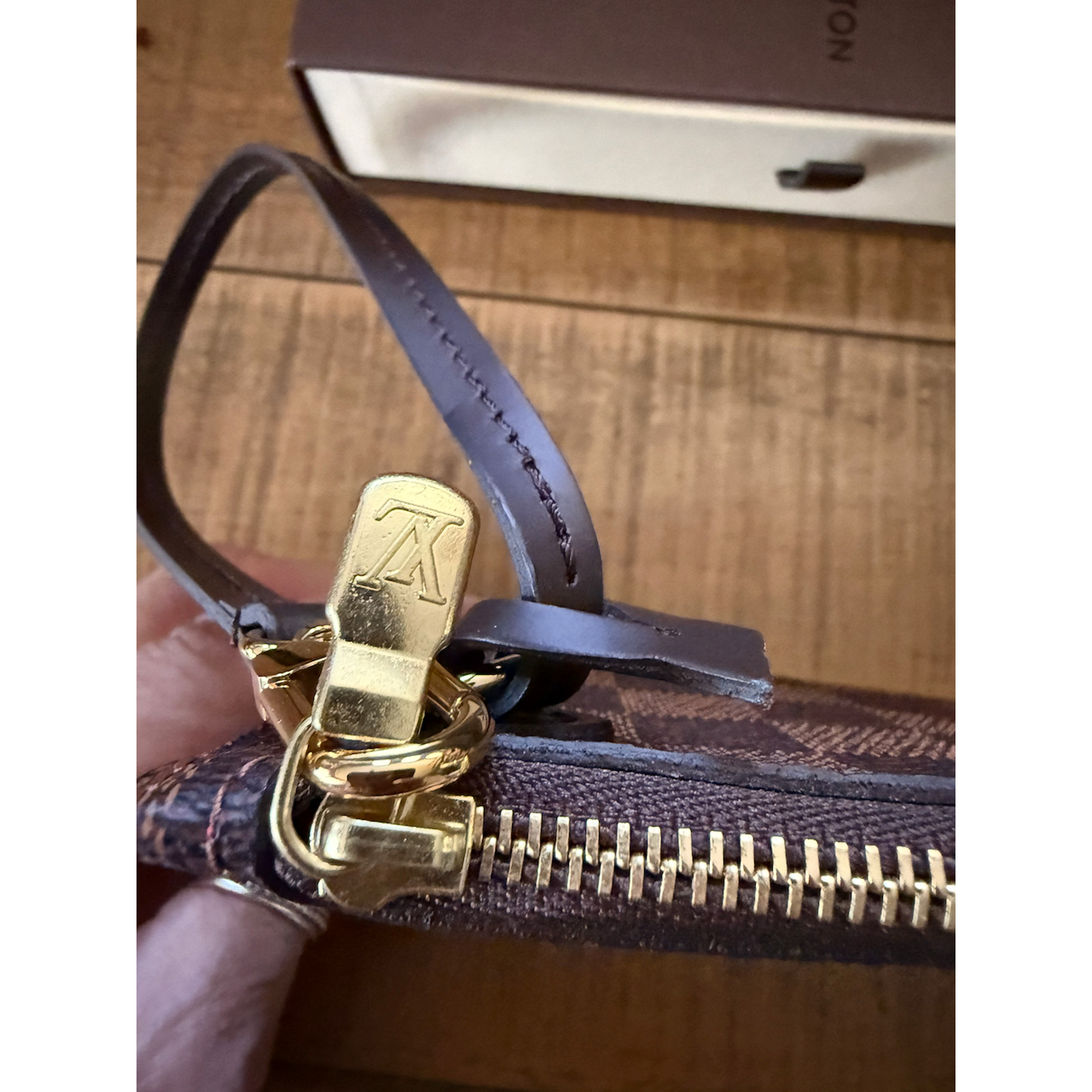 Louis Vuitton Neverfull Clutch/Wristlet Women’s Small Brown Damier Ebene W/Box
