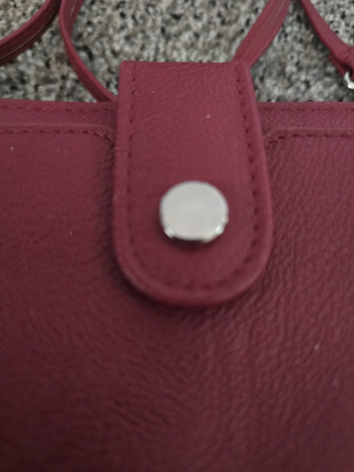 Cherry Red Crossbody Wallet Phone Pouch Wristlet Holds Essentials #64100 – EUC