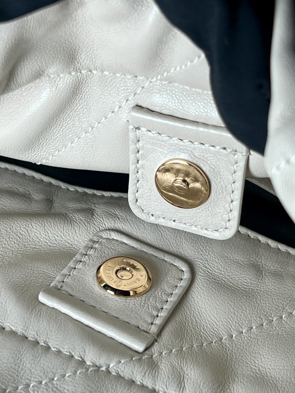 Saint Laurent YSL JAMIE POCHON in lambskin Blanc Vintage Color Way