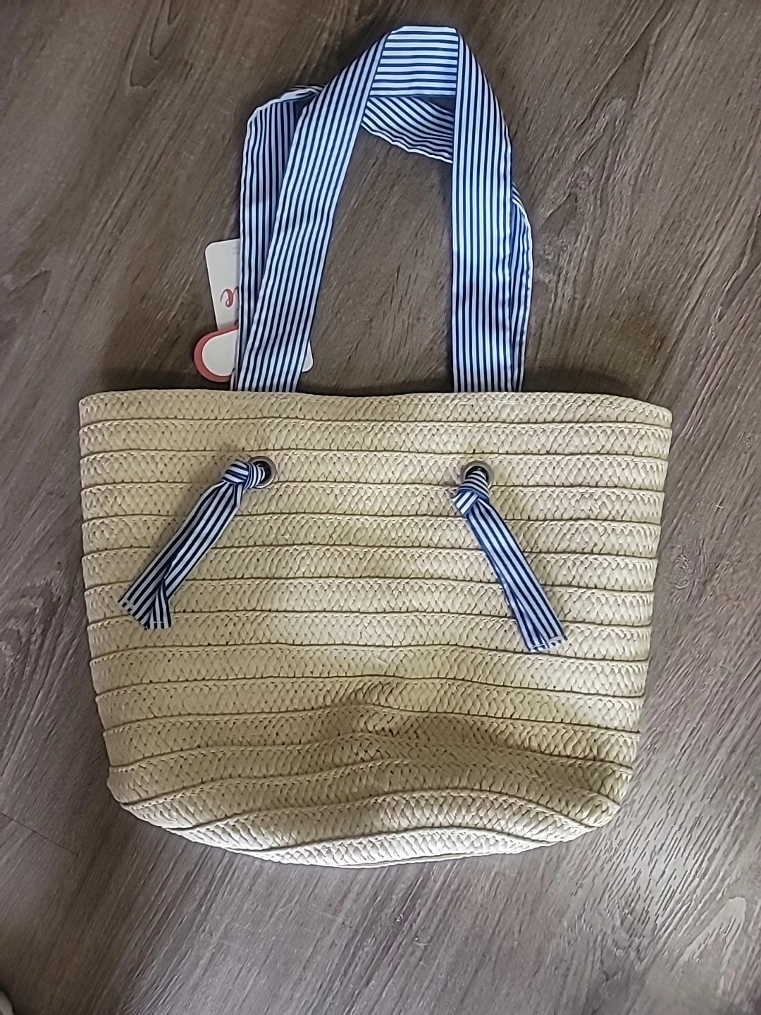 Highline Bedding Co. Straw Tote 11.5 in x 8 in x 11 in w/ gift tag