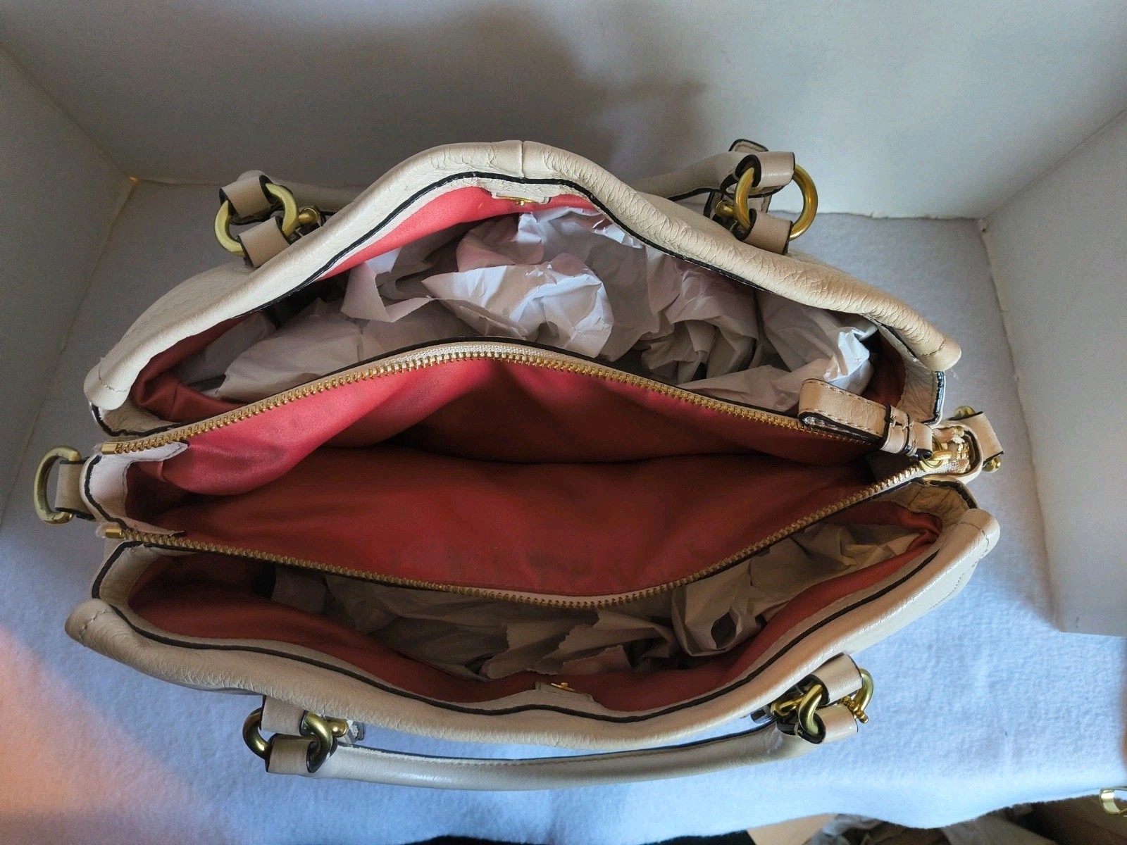 AUTHENTIC COACH MADISON CHALK LEATHER FLAP CARRY ALL #18621 GUC