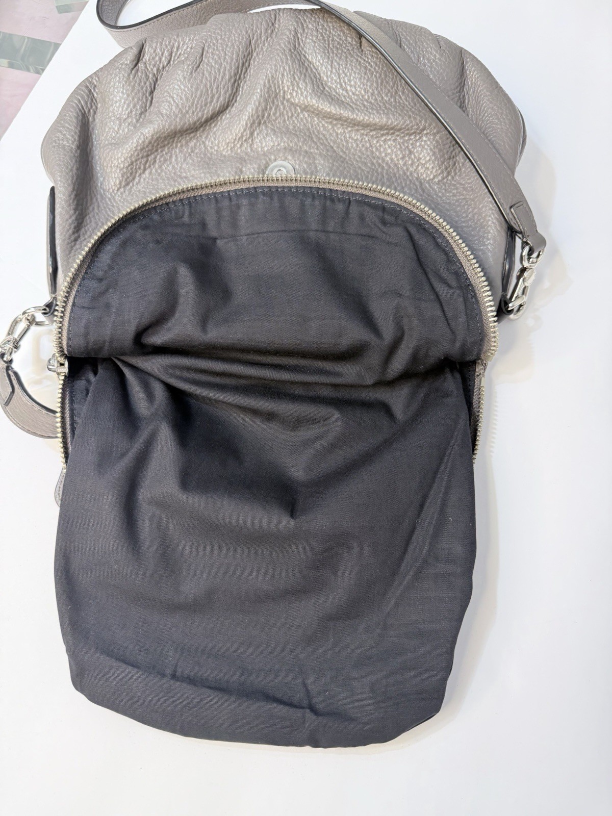 MARC JACOBS Classic Q NATASHA Gray Grey Crossbody Shoulder Bag Purse Excellent