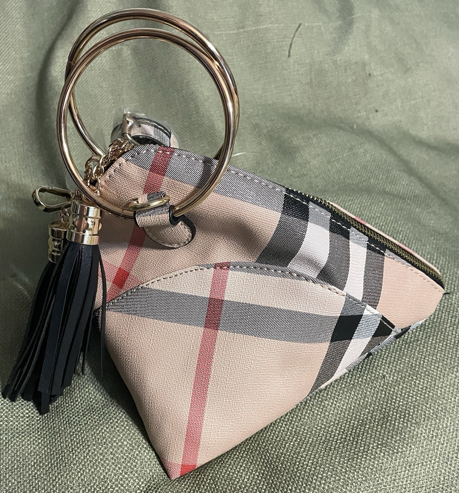 NWT VERSONA “LE MIEL” TRIANGULAR HAND-BAG hand bag TRIANGLE PURSE w/TASSLES mini