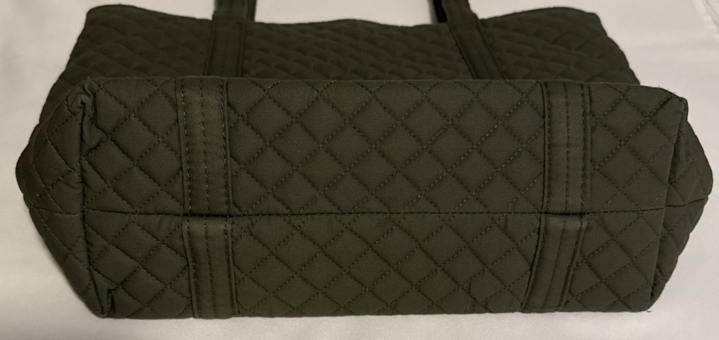 Vera Bradley Original – Small Vera Tote – Climbing Ivy Green – Quilted