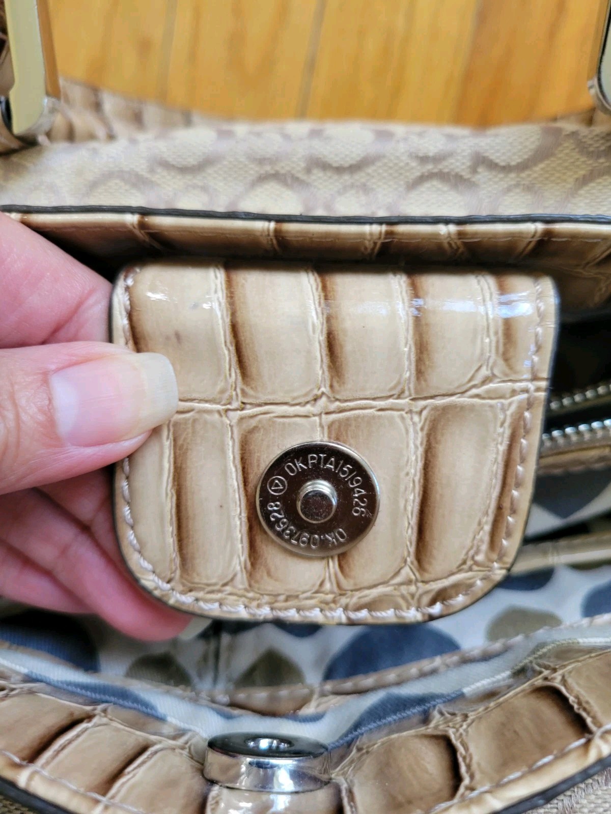 Guess Purse Faux Croc G Logo Beige Tan Rhinestones Y2K Retro FLAW* SEE PIC READ