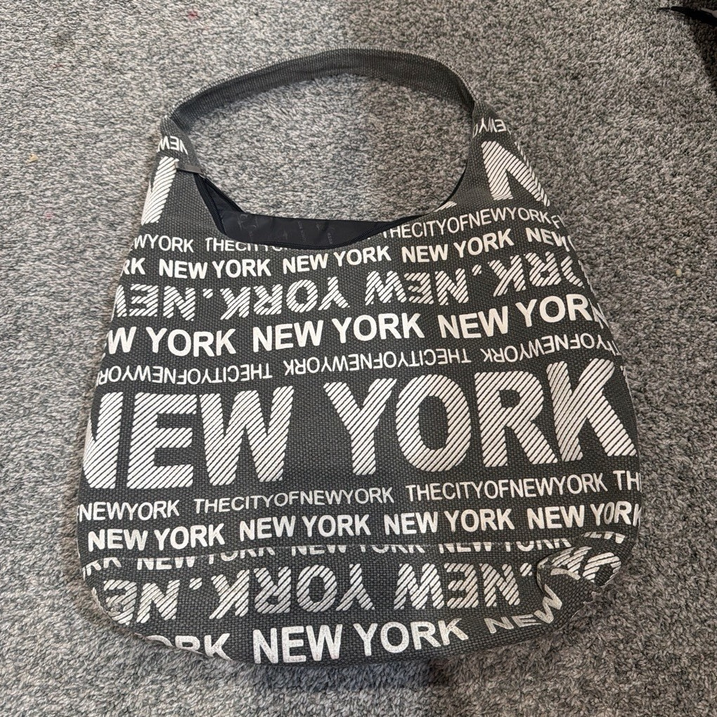 Robin Ruth New York Text Shoulder Bag Zip Top Lined Inner Pockets Gray/White