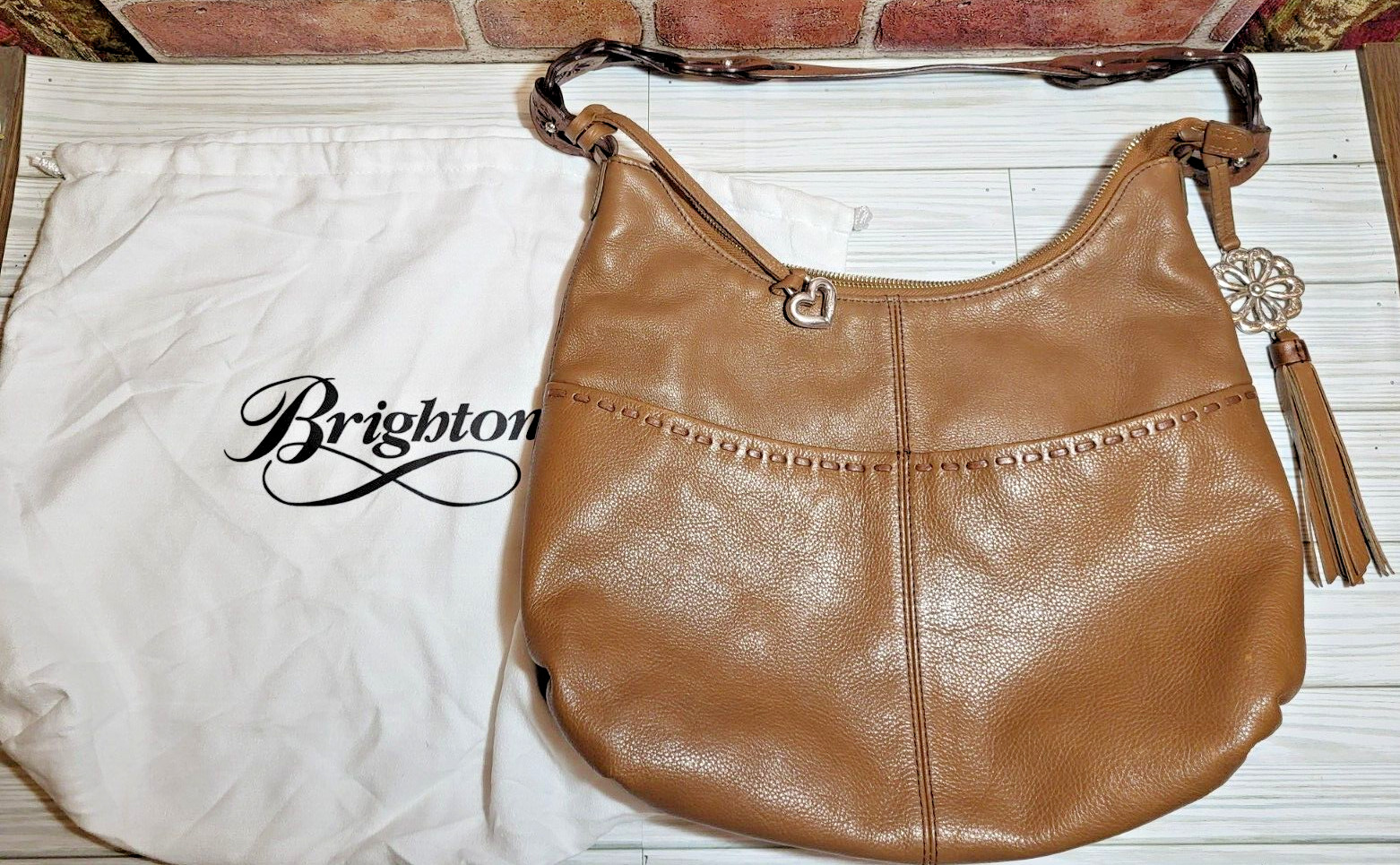 BRIGHTON KODIAK Leather 4 Pocket Tote MG Carmel Brown Unique strap Shoulder Bag