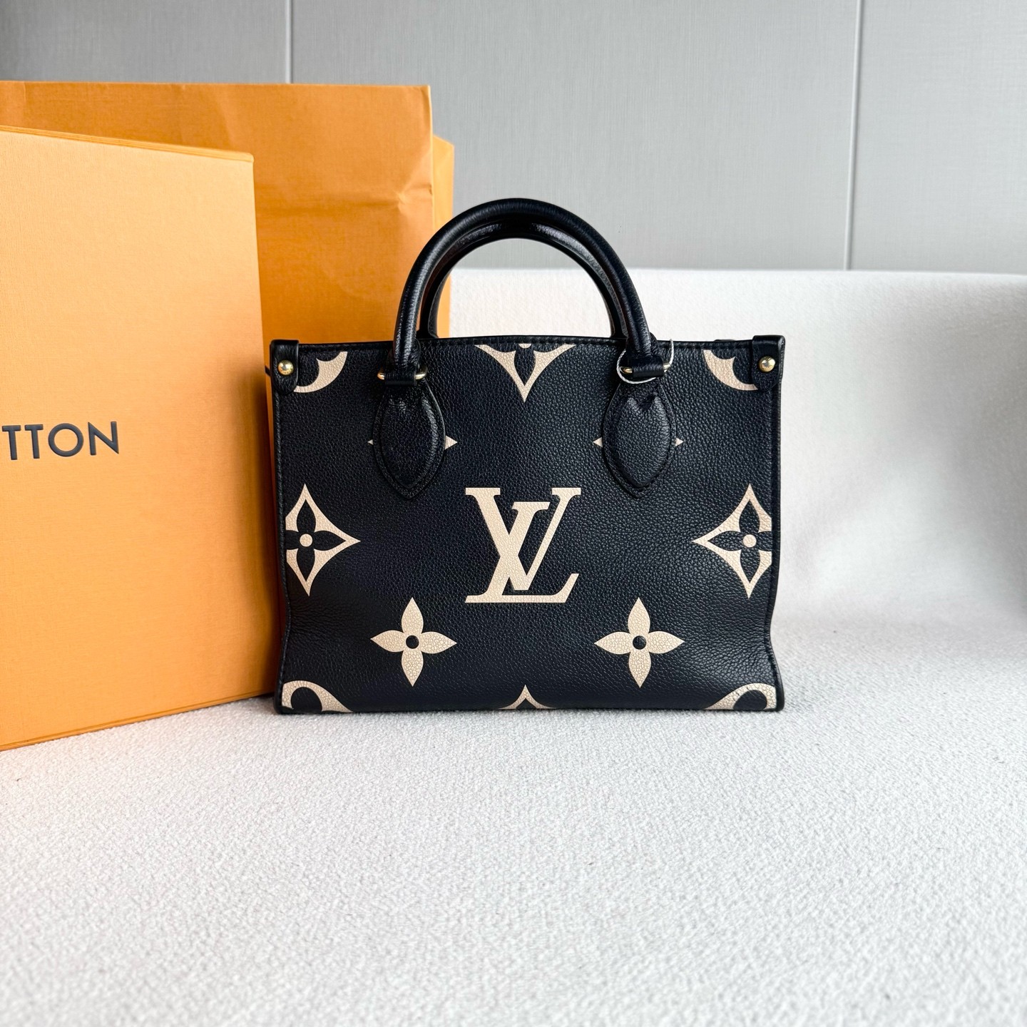 Louis Vuitton Onthego Tote PM 25 Black Cream Giant Monogram Empreinte Strap Bag