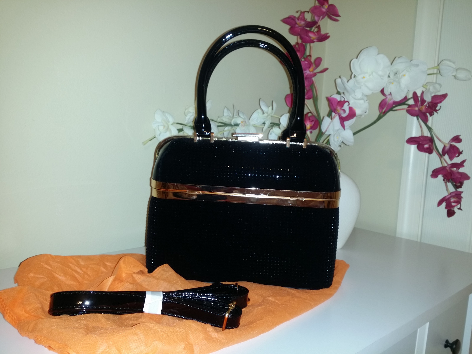NWT Ace Fashion Rhinestone Handbag Satchel Style: HD2528 Black/Gold Open Up