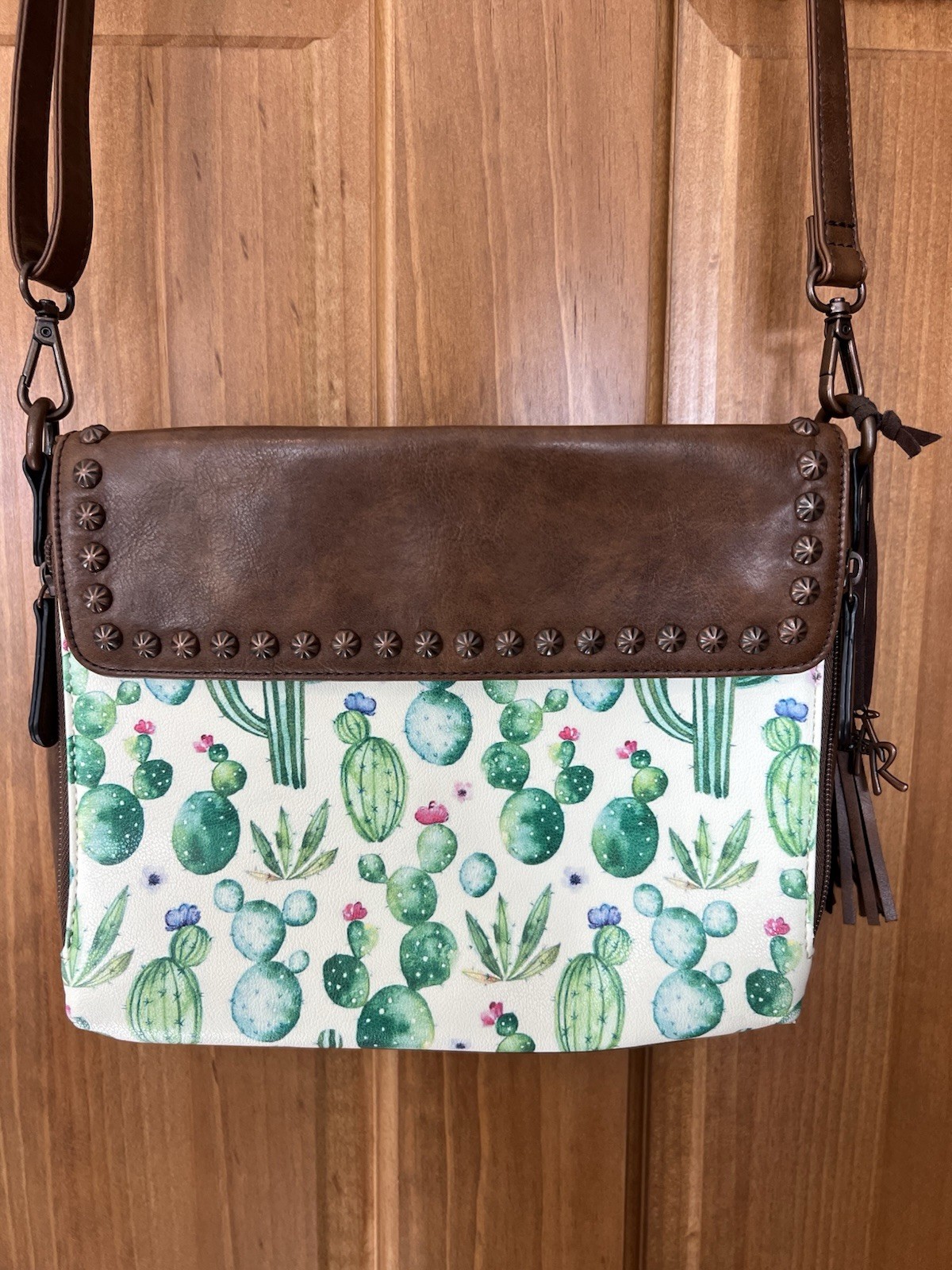 Angel Ranch Cactus Concealed Carry Crossbody Bag Studded NWOT