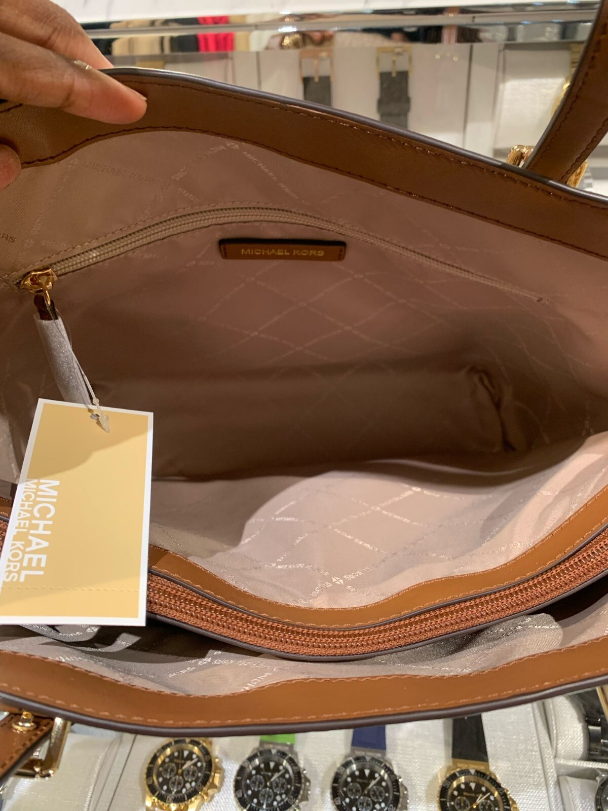 Michael Kors Voyager Lady Tote Shoulder Handbag Purse Bag + Trifold Wallet Camel