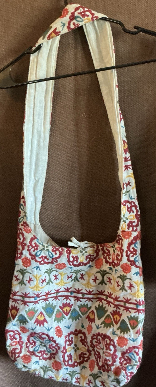 Limited Edition Bag In Linen/Cotton In White With Embroidery Design, Medium