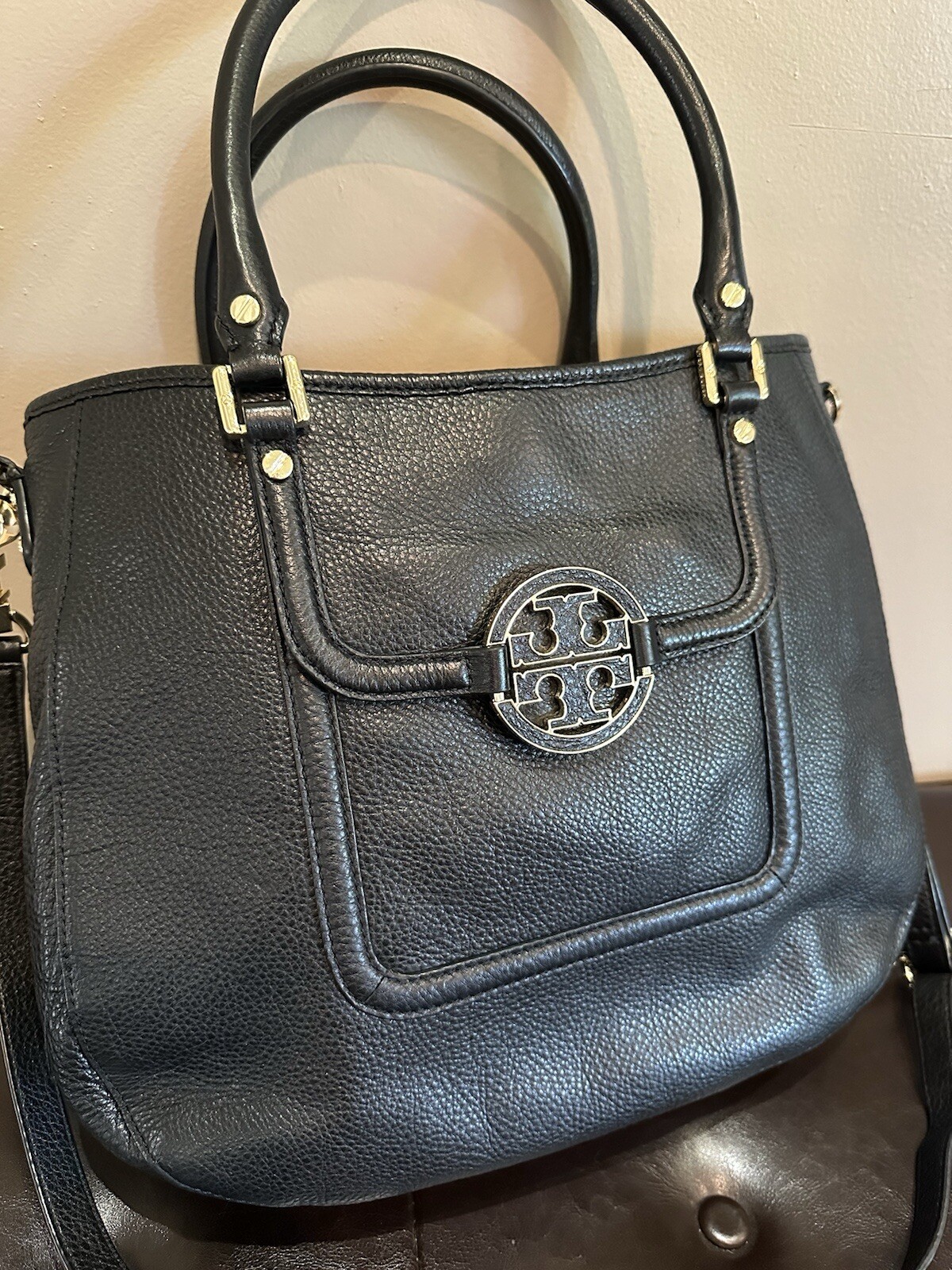 TORY BURCH AMANDA BLACK PEBBLED LEATHER CROSSBODY HOBO TOTE BAG Excellent