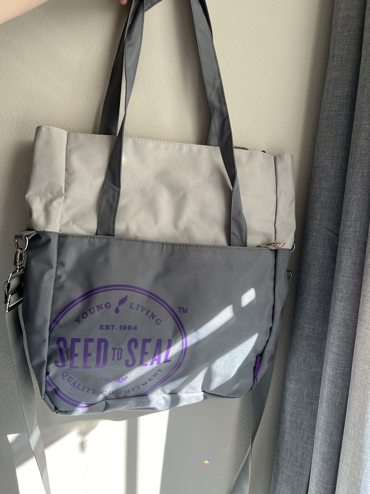 YOUNG LIVING “SEED TO SEAL” Gray Convention TOTE / LAPTOP Bag (Limited Edition)