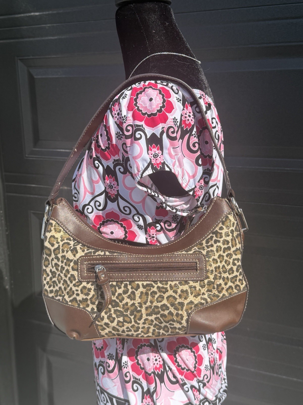 Chaps Women’s Leopard Animal Print Shoulder Bag Zip, Silver Hardware, Lined Y2K