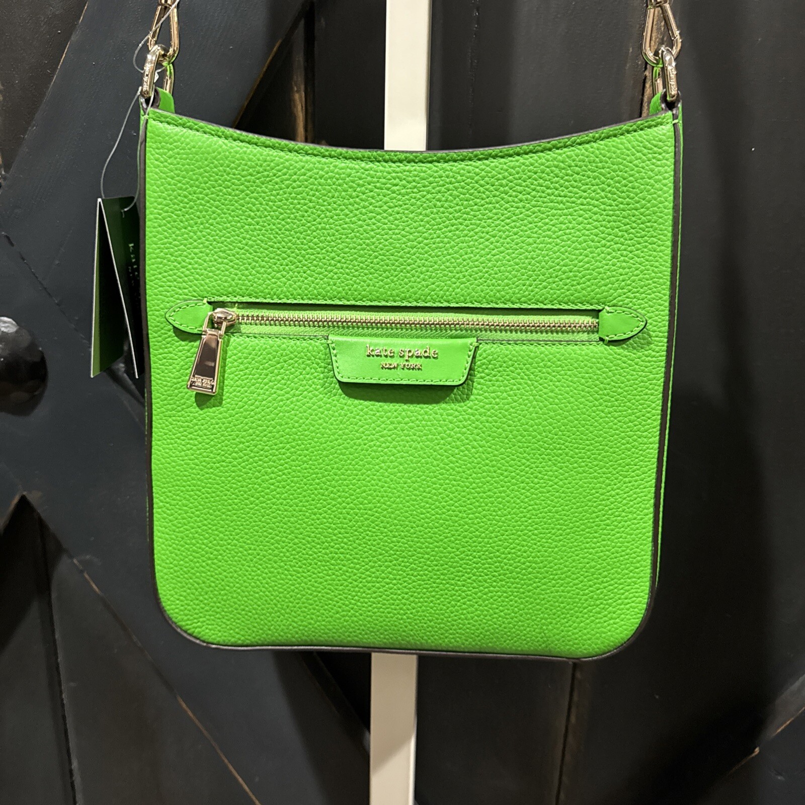 kate spade New York Turf Green Hudson Pebbled Leather Messenger Crossbody – NWT