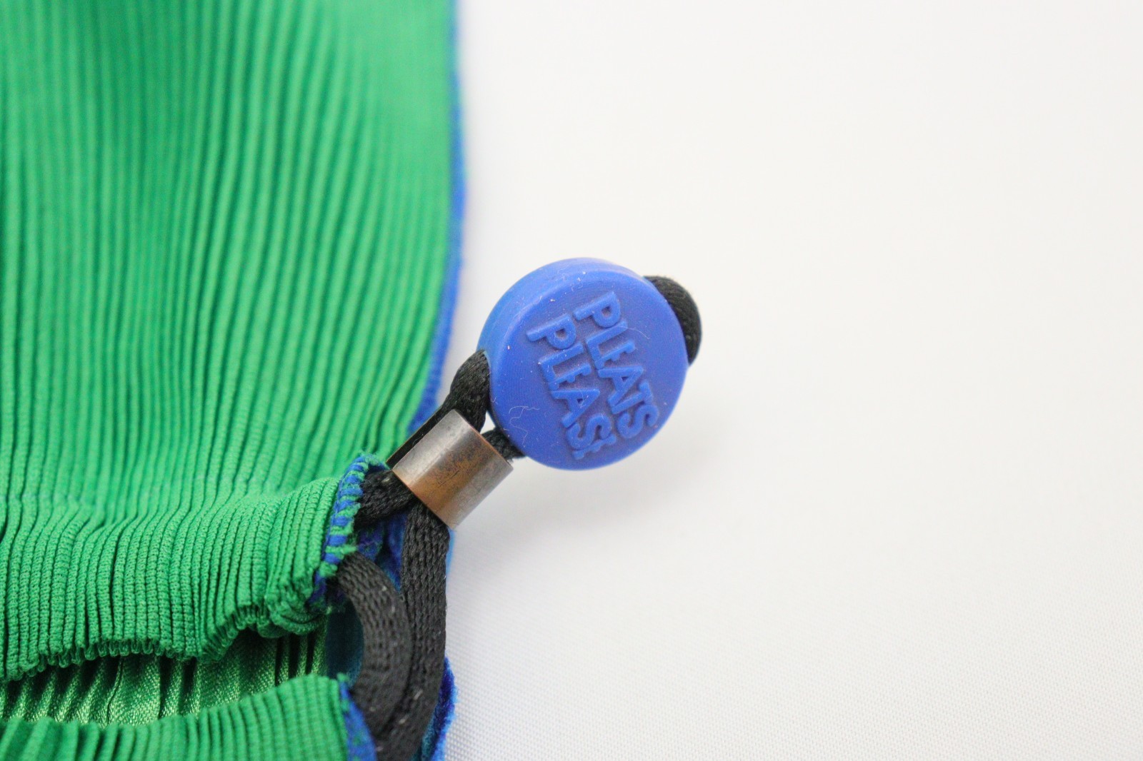 Authentic PLEATS PLEASE Blue/Green Pouch Bag ISSEY MIYAKE 054 0241