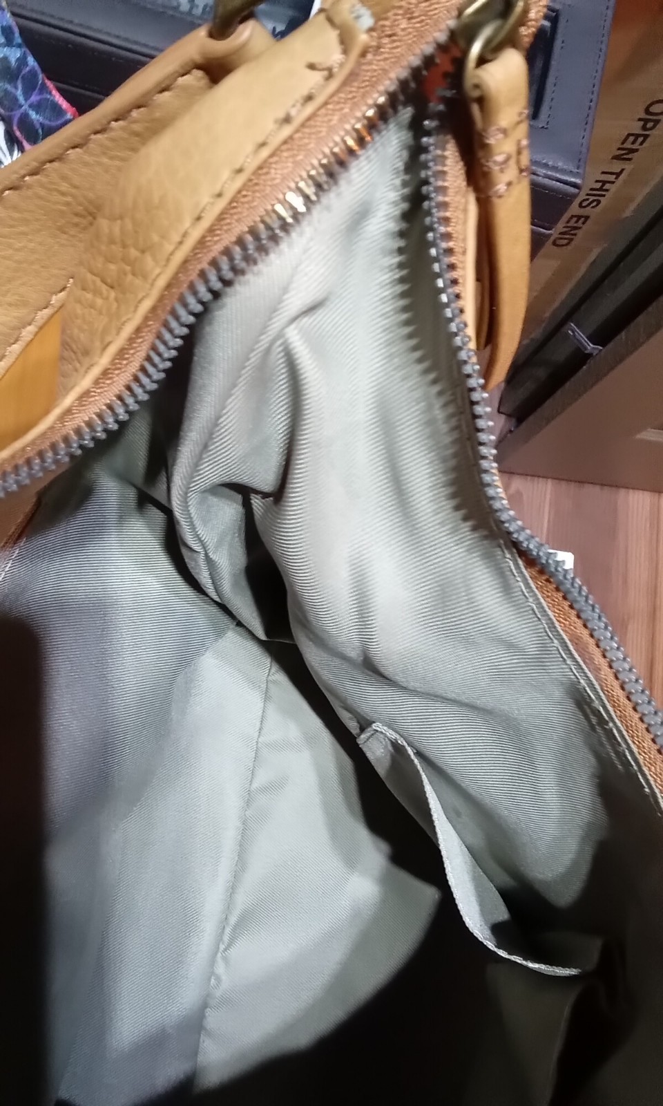 American Leather Co Blake Hobo Cafe Latte Smooth
