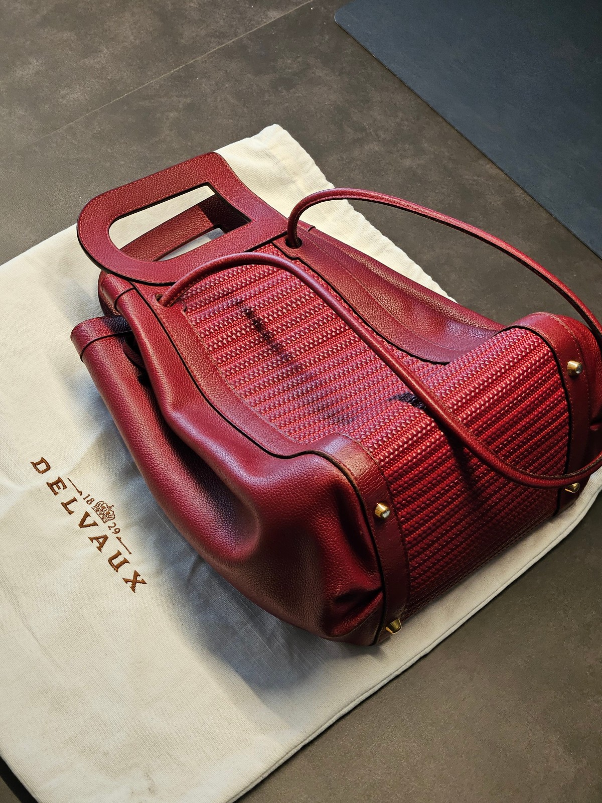Delvaux Red TDC Caraïbes Shoulder Bag Leather Belgium w/ Dustbag Authentic