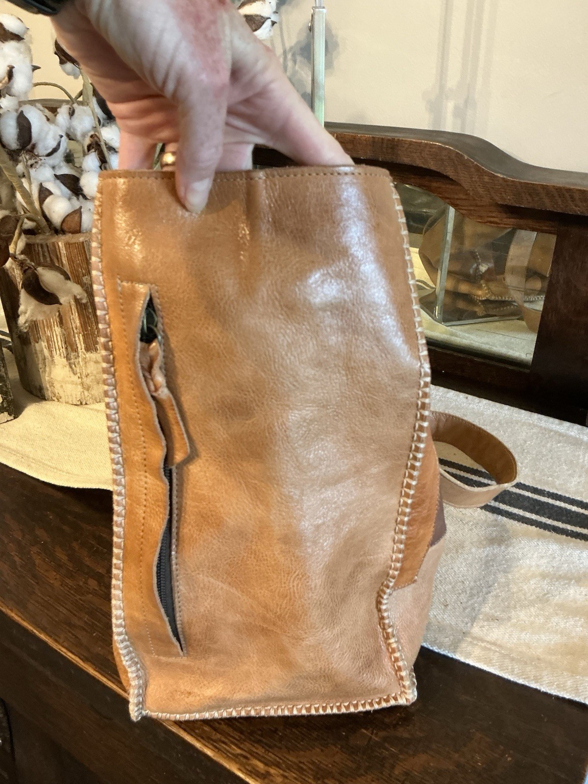 BED STU Leather Celindra LTC II Shoulder Bag Cafe Latte Tan Rustic Retail $345