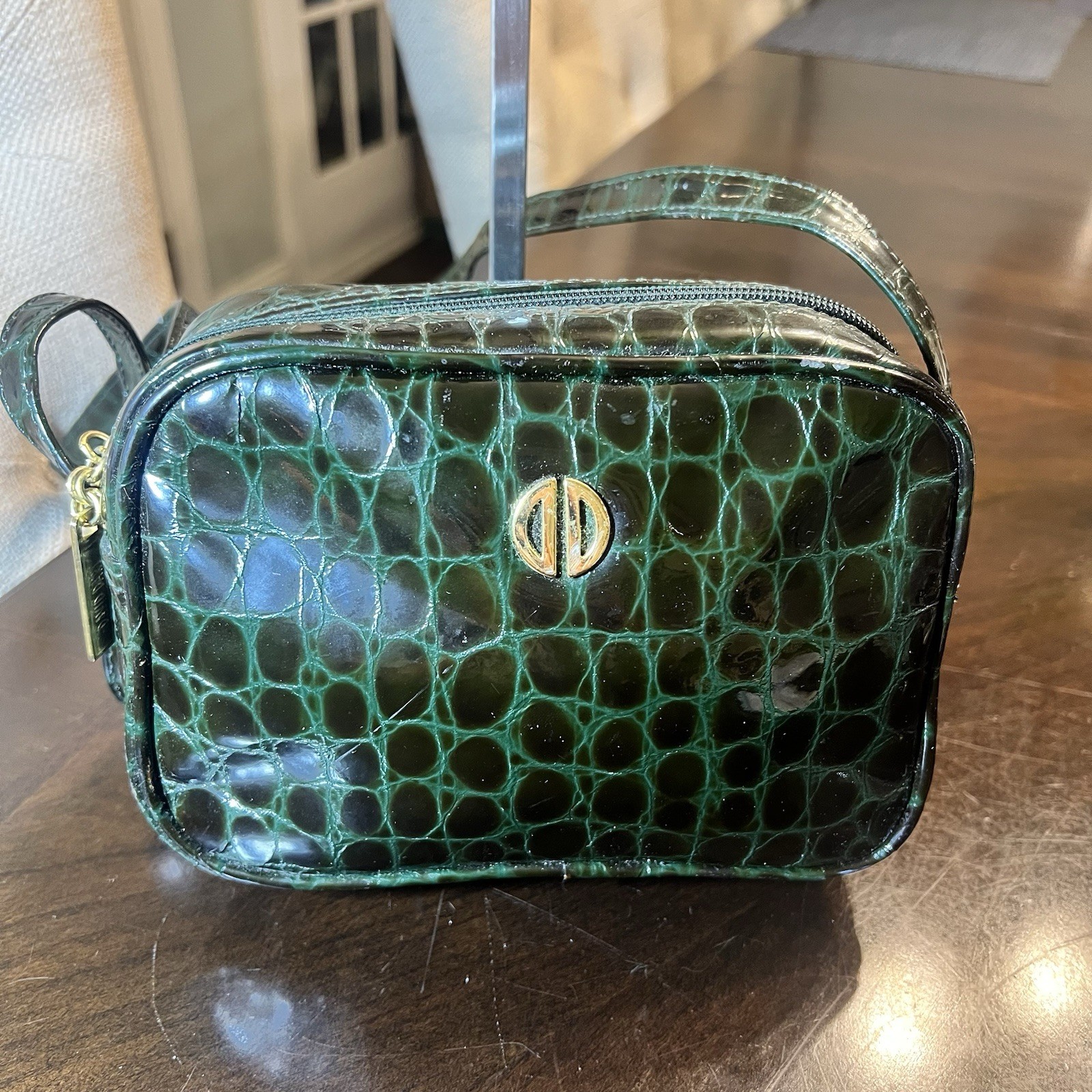 David Dart Green Embossed Patent Leather Croc Pattern Purse Crossbody Handbag