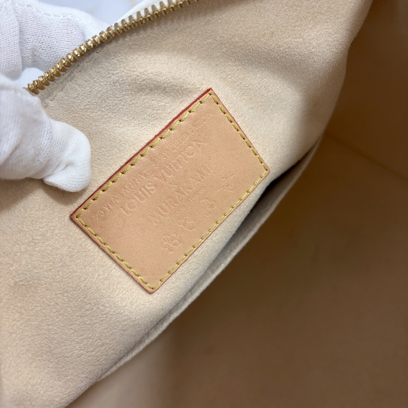 LOUIS VUITTON X Takashi Murakami Speedy 25 Bandoulière Handbag Bag White M13085