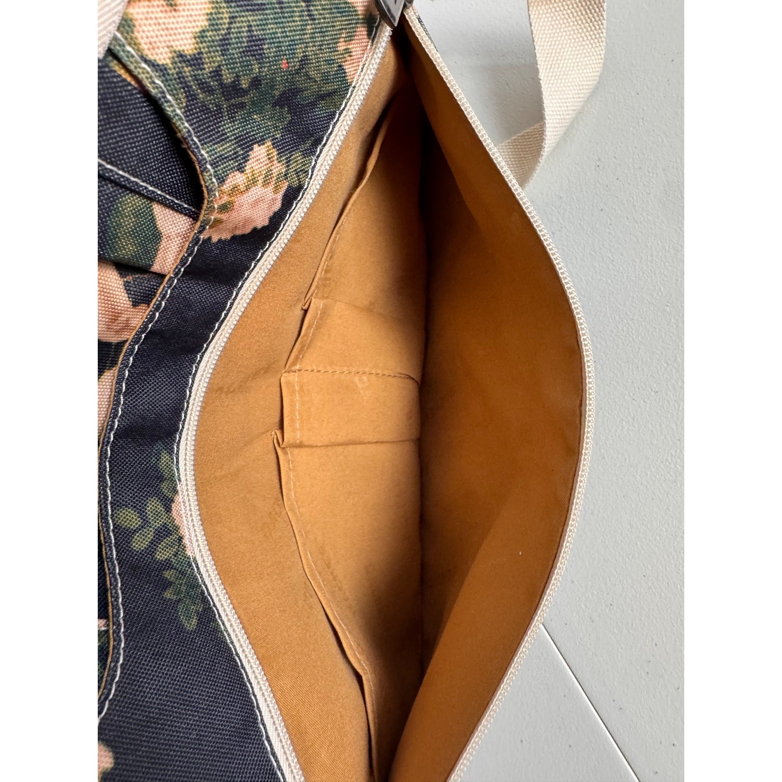 Dachee laptop bag floral canvas pockets thin lightweight padded handles & strap