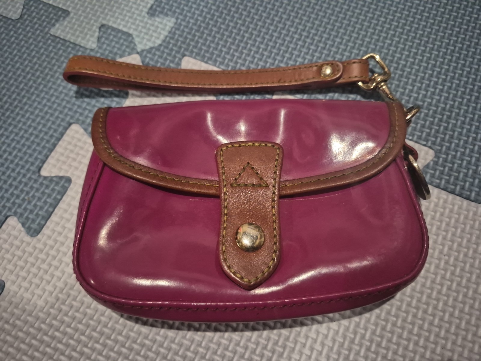 Dooney And Bourke Wristlet Fuscia Pink With Brown Leather Trim Gold Hardware