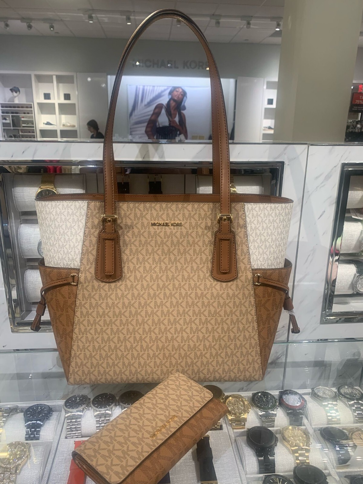 Michael Kors Voyager Lady Tote Shoulder Handbag Purse Bag + Trifold Wallet Camel