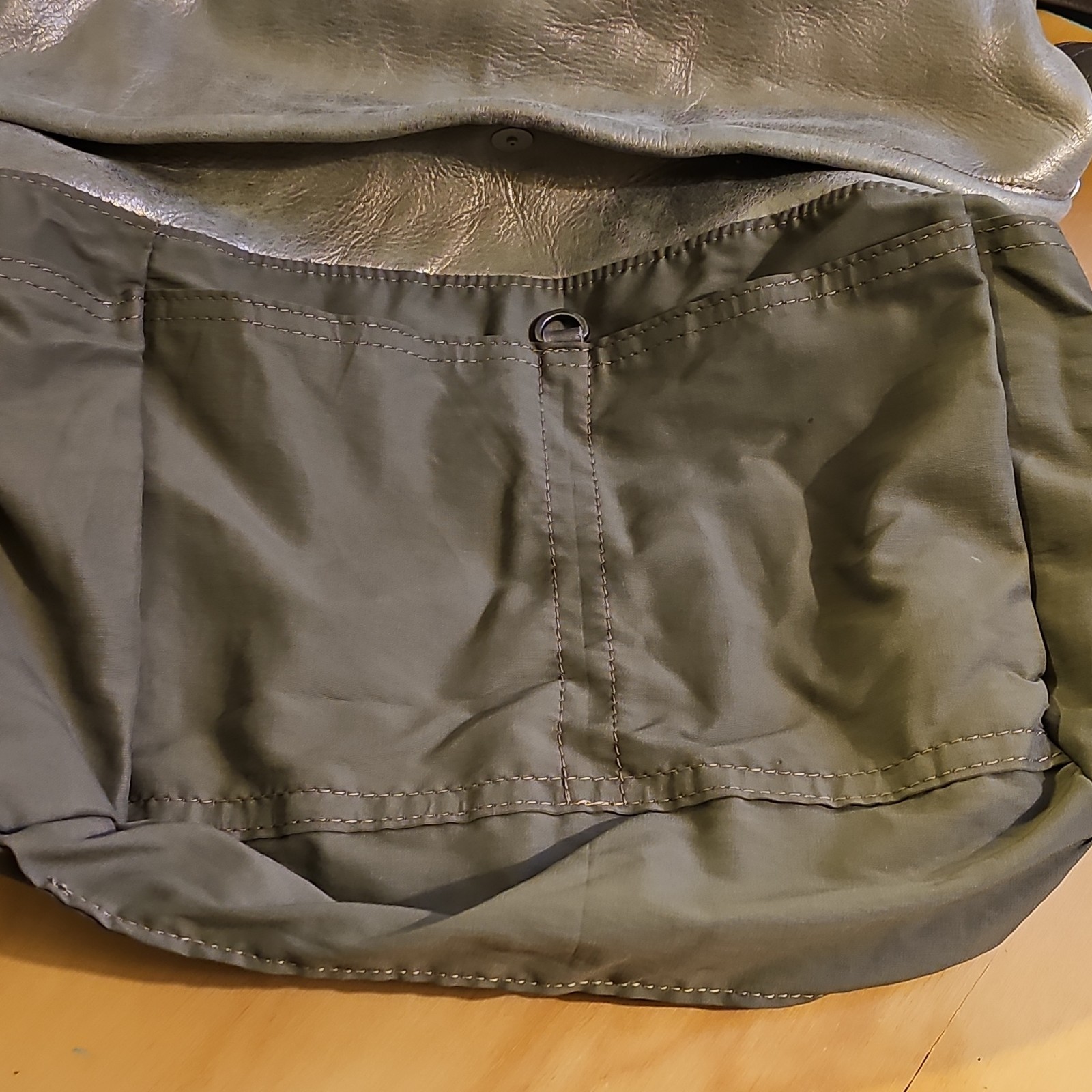Rough & Tumble Rose On Iron Shoulder Bag Zip Closure, Detachable Strap