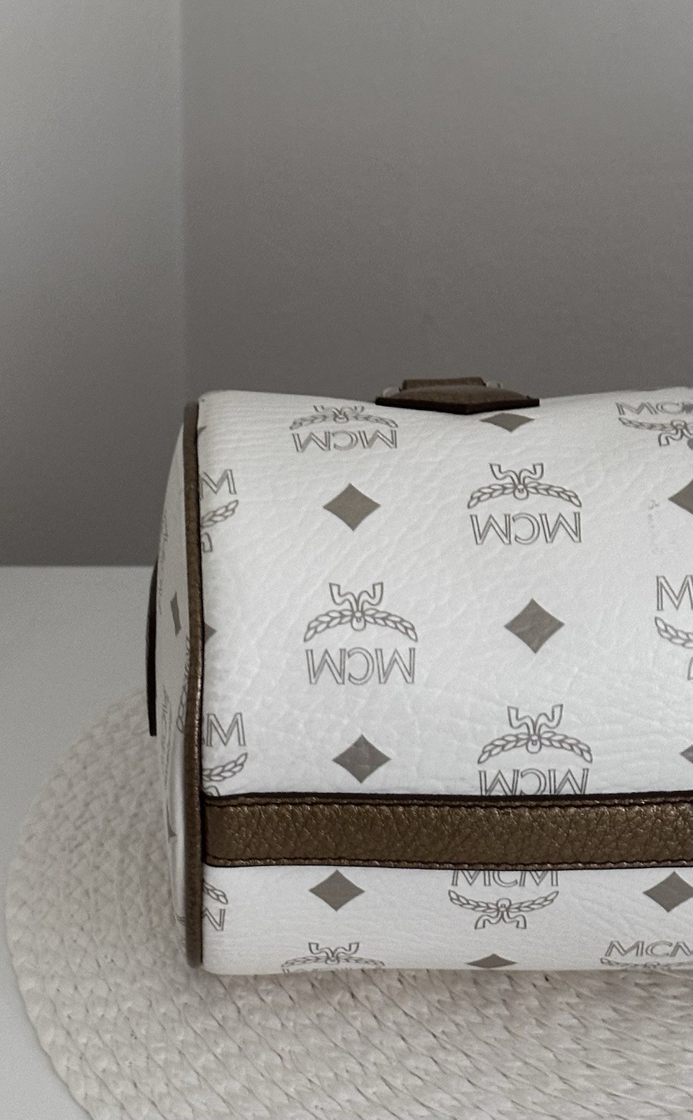 Auth MCM Limited Ed White Princess Lion Papillon Barrel Boston Shoulder Bag Ex