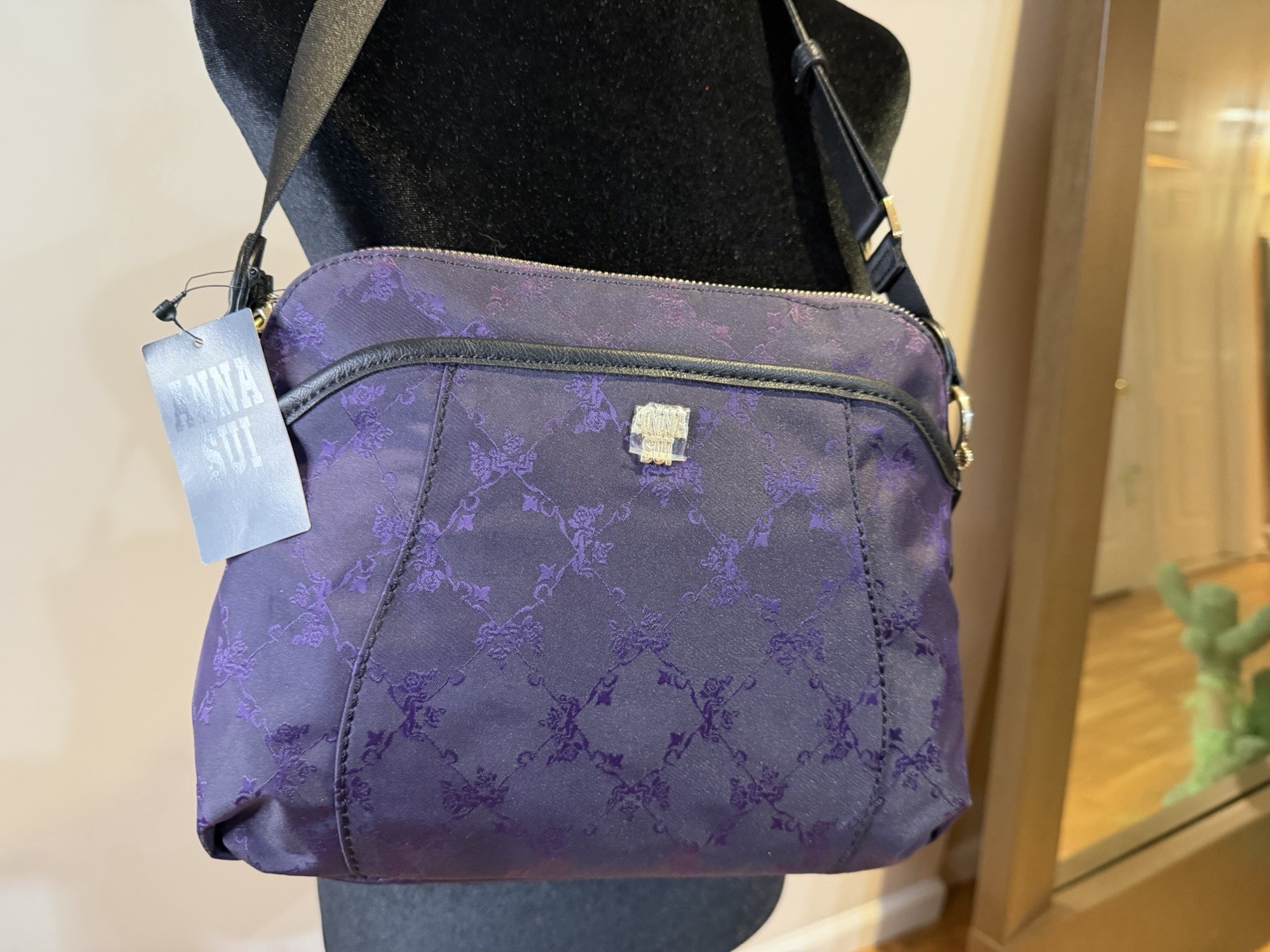 Anna Sui Purple Floral Crossbody Bag Zip Closure Adjustable Strap Gold Logo