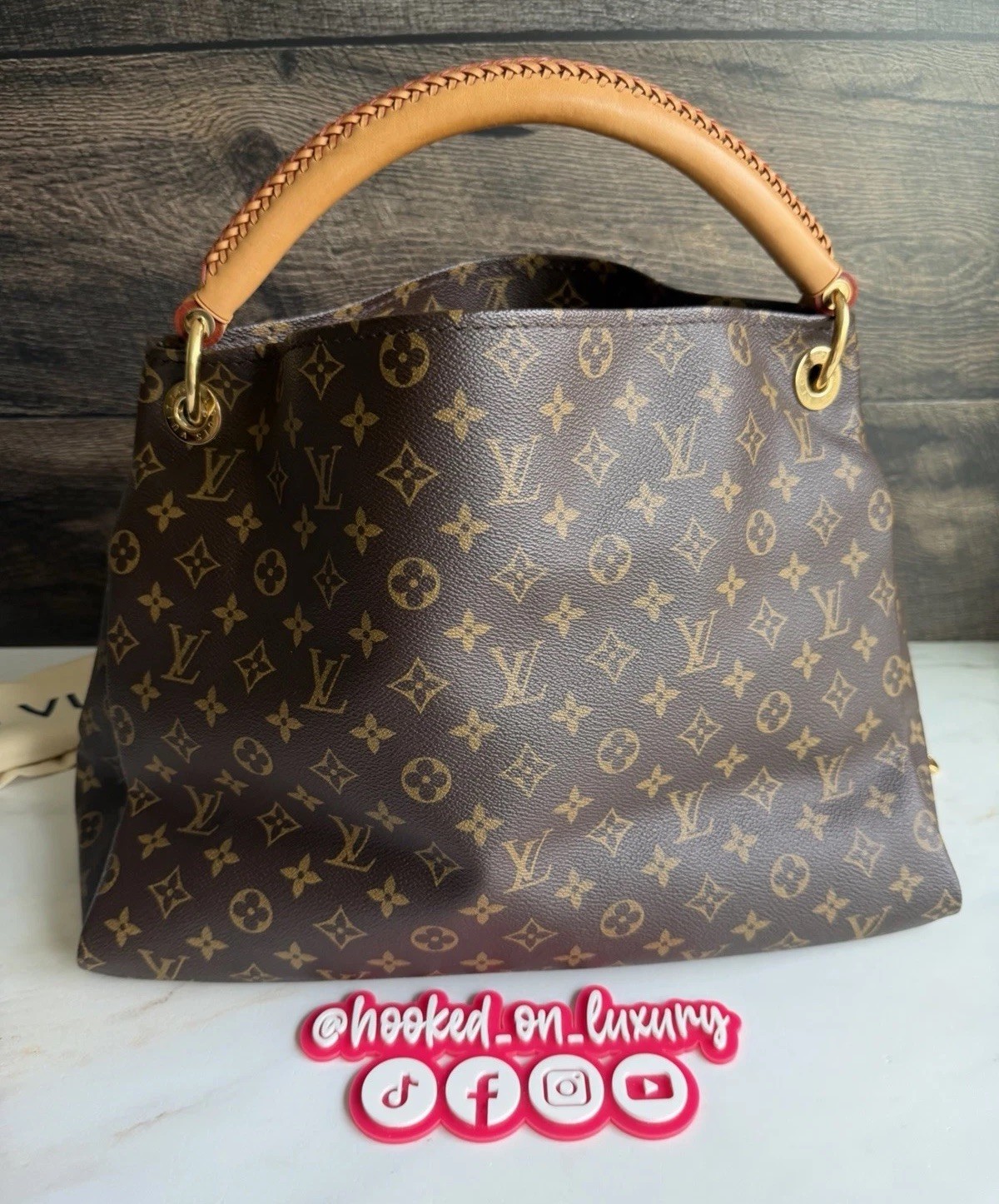 Authentic Louis Vuitton Artsy MM Monogram Hobo Canvas Shoulder Tote Handbag